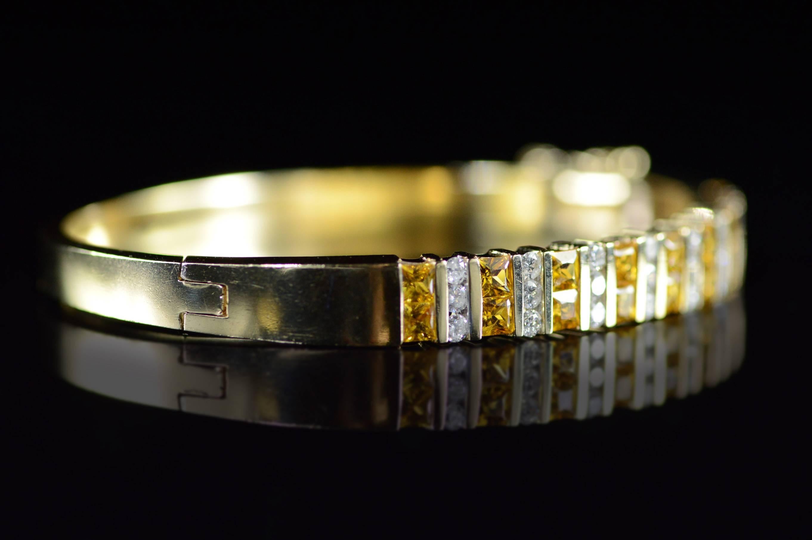 5.50 Carats Diamonds Yellow Sapphire Gold Bar Set Bangle Bracelet  In Excellent Condition For Sale In Frederick, MD