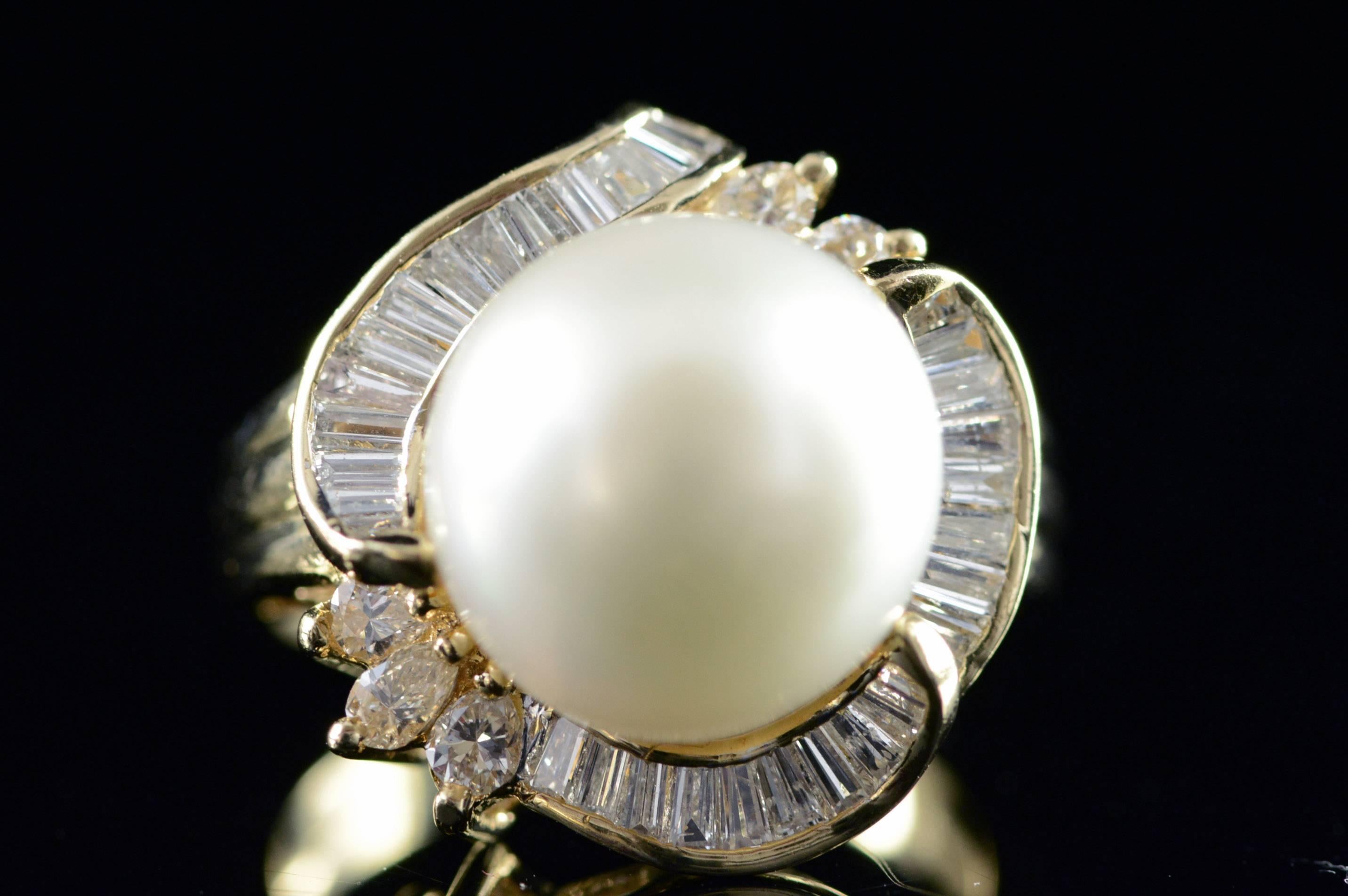 Perle Diamant Halo Gold Ring im Zustand „Hervorragend“ in Frederick, MD