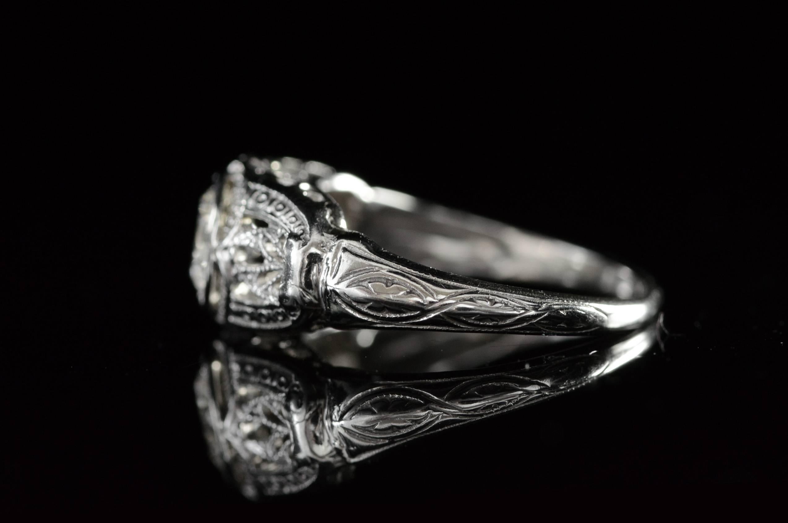 1920s Diamond Gold Filigree Solitaire Engagement Ring 3