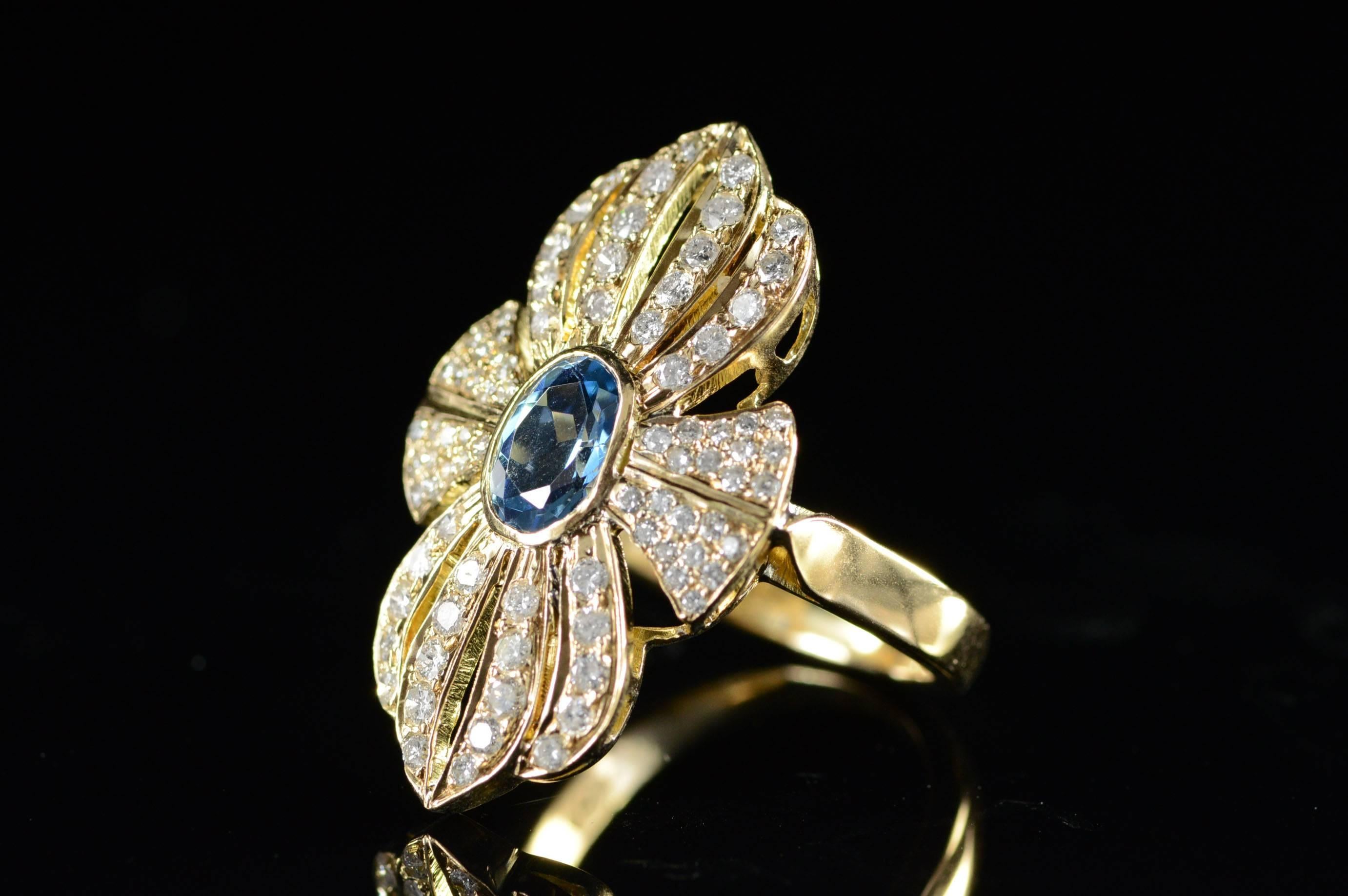 Aquamarine & Diamond 18K Gold Ribbon  Ring For Sale 1