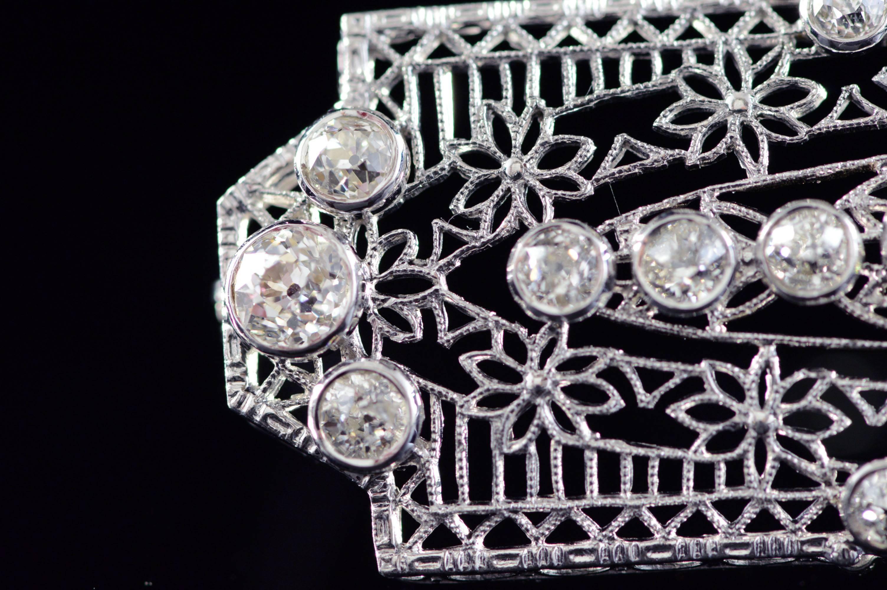 1920s Filigree Diamond Bar Brooch In Excellent Condition For Sale In Frederick, MD