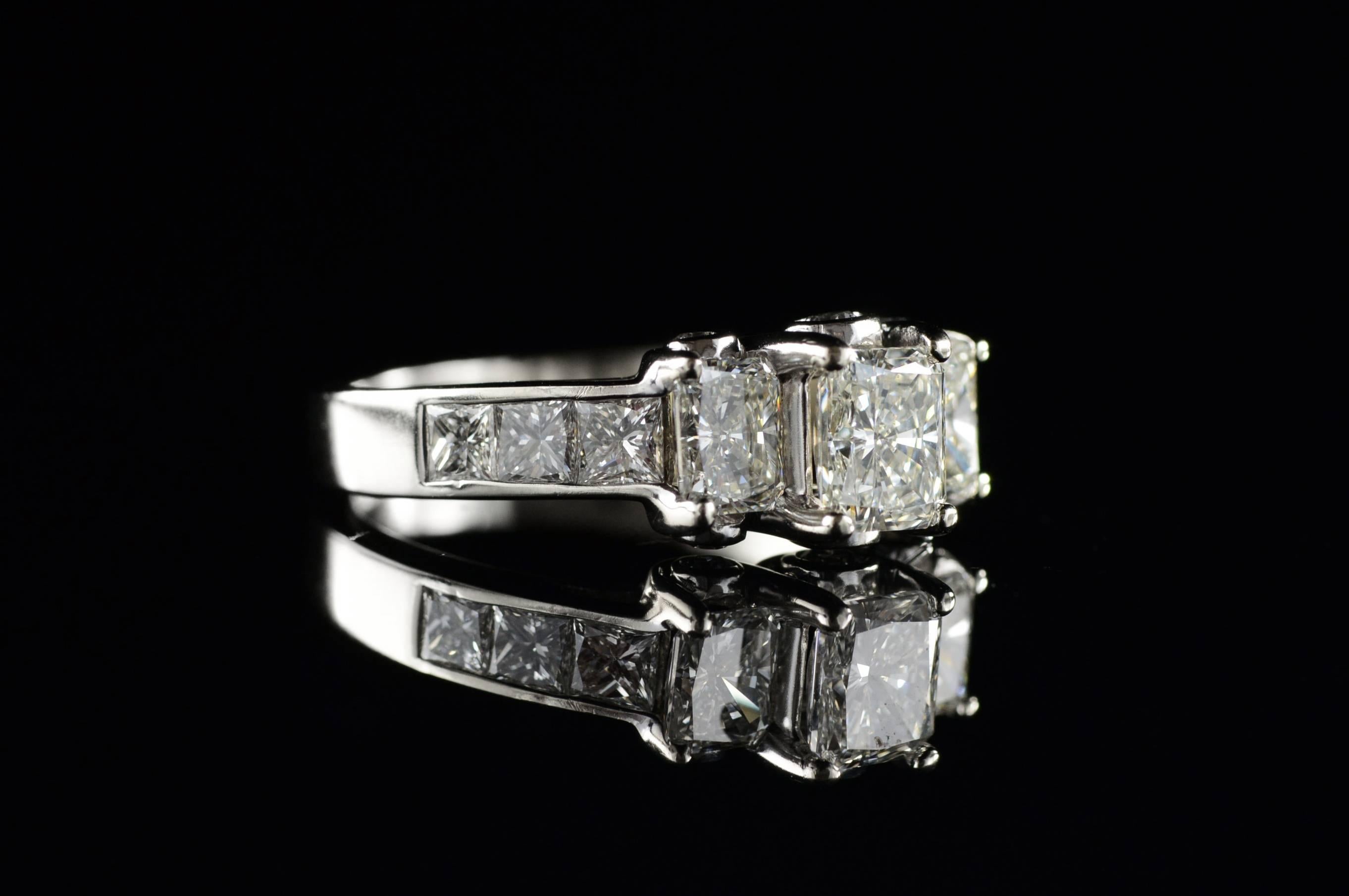 Radiant Cut Diamond Gold Engagement Ring For Sale 2