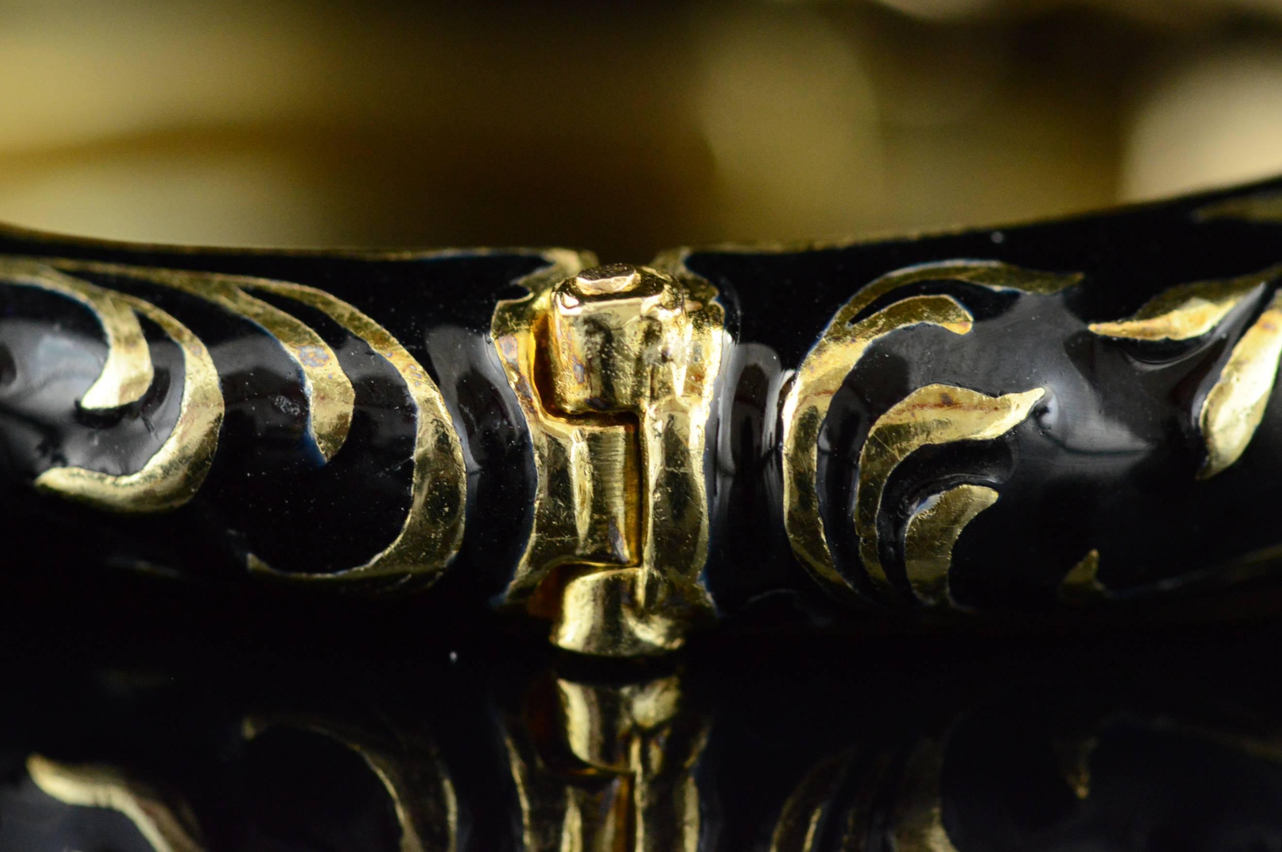 Jack Gutschneider Black Enamel Diamond Gold Bangle Bracelet In Excellent Condition In Frederick, MD