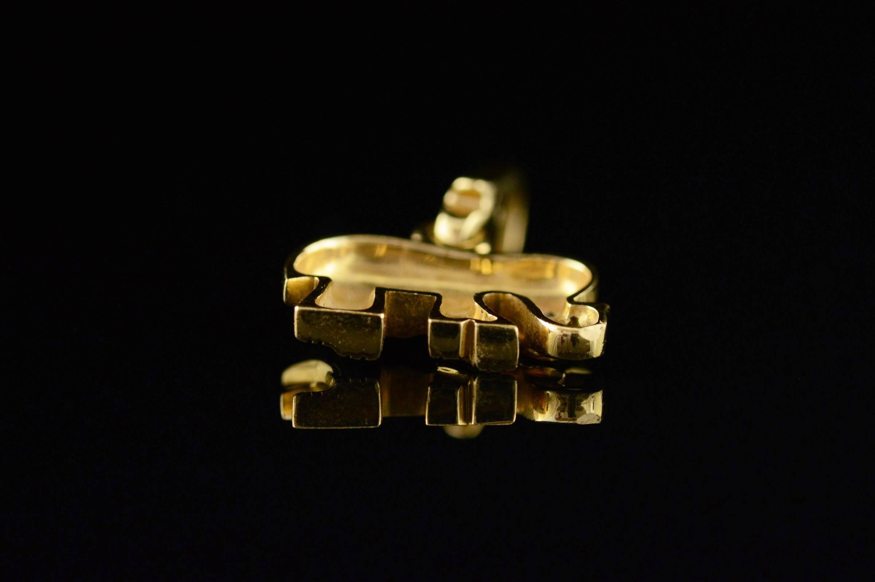 1970s Cartier Emerald Eye Gold Elephant Pendant In Excellent Condition In Frederick, MD