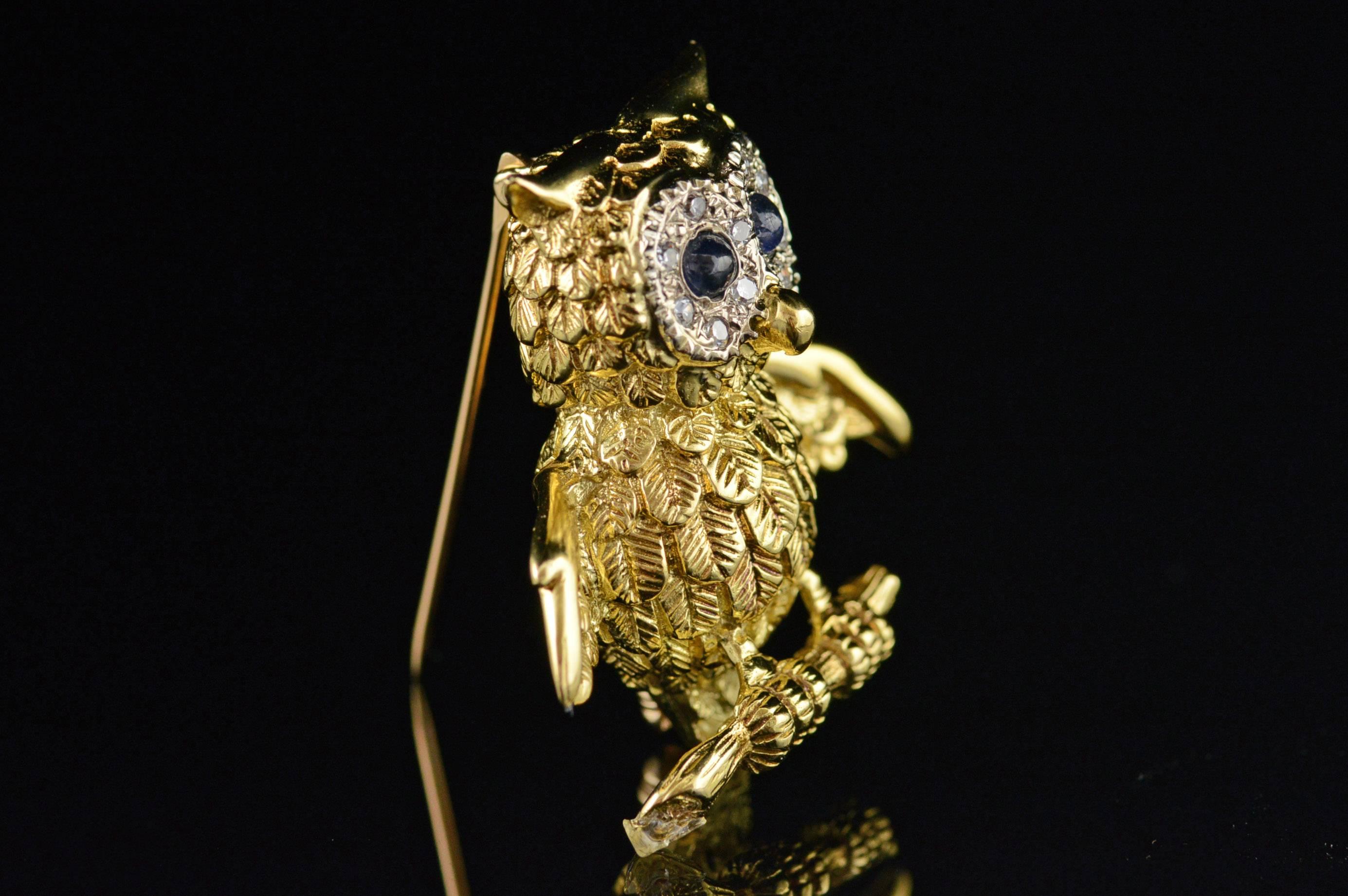 Sapphire Diamond Gold Owl Pin In Excellent Condition In Frederick, MD