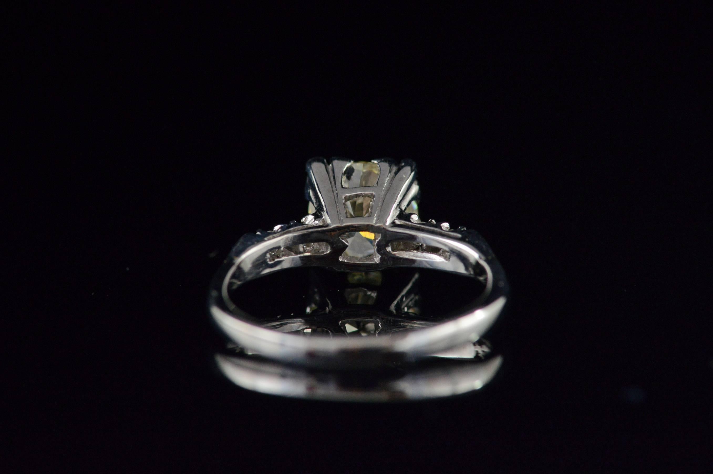 1940s 1.58 Carat EGL Certified Diamond Engagement Ring For Sale 5