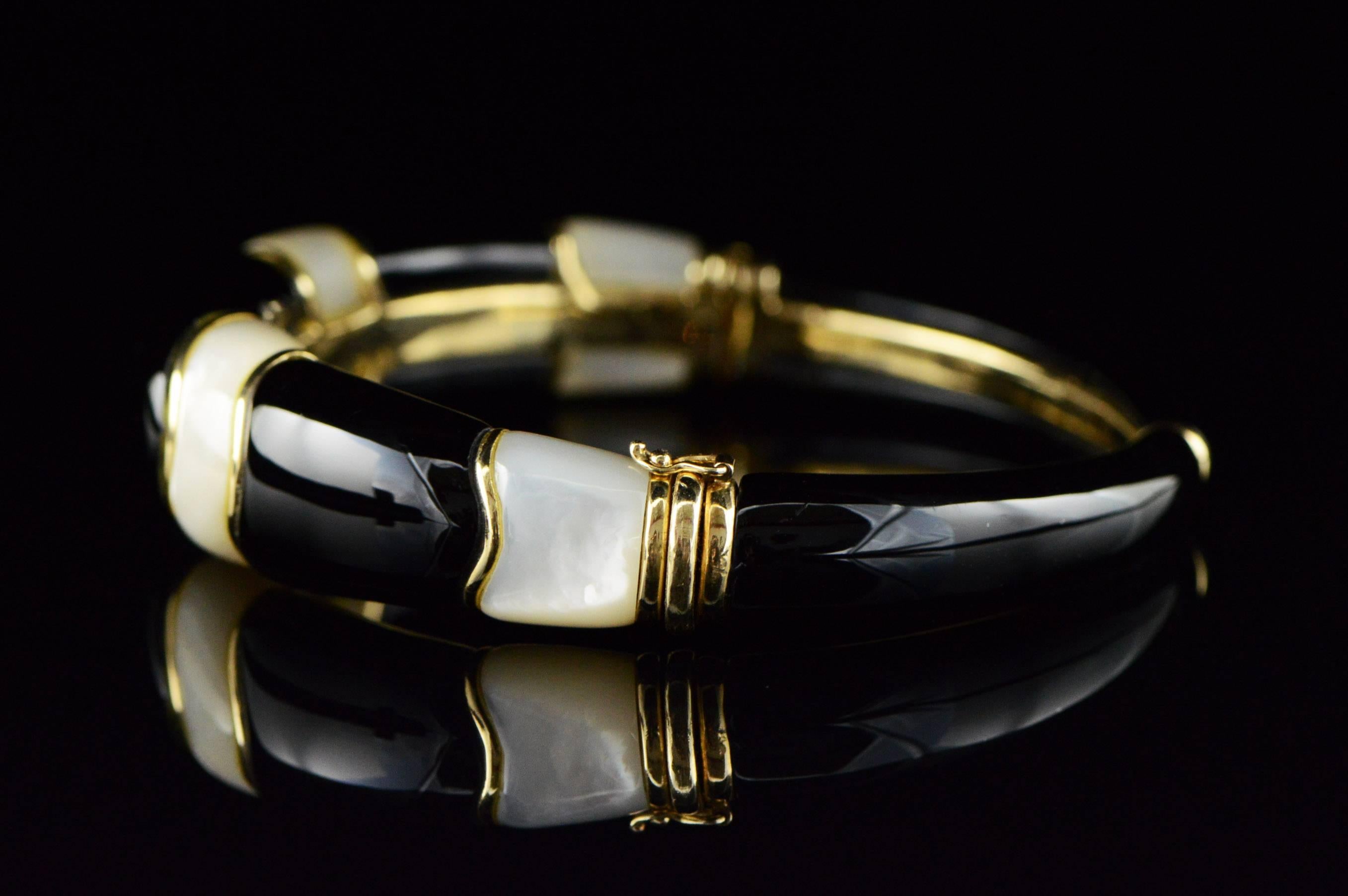 Onyx & Mother of Pearl Heavy Gold Bangle Bracelet In Excellent Condition In Frederick, MD