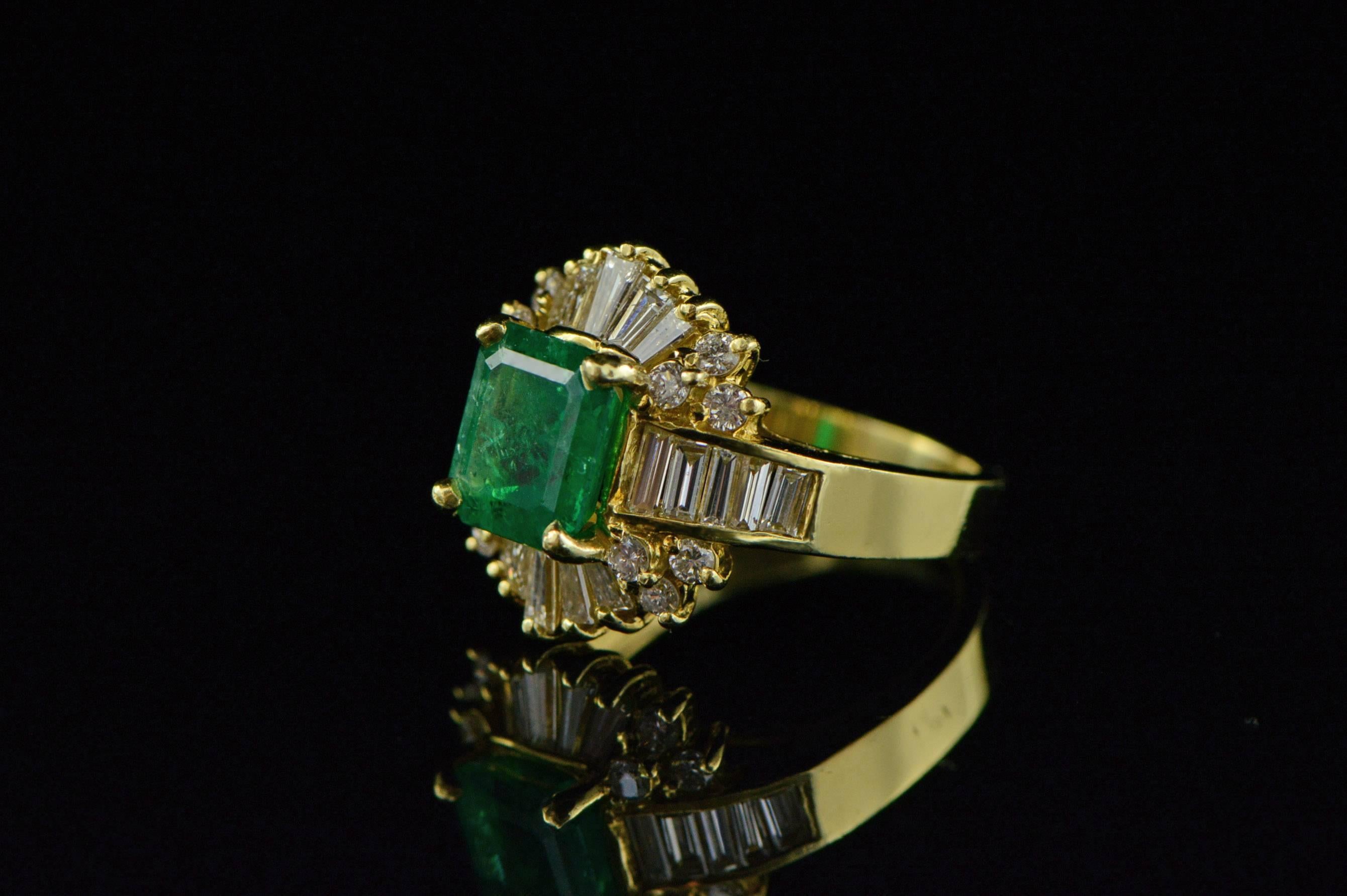 2.17 Carat Emerald & Diamond Gold Ring In Excellent Condition For Sale In Frederick, MD