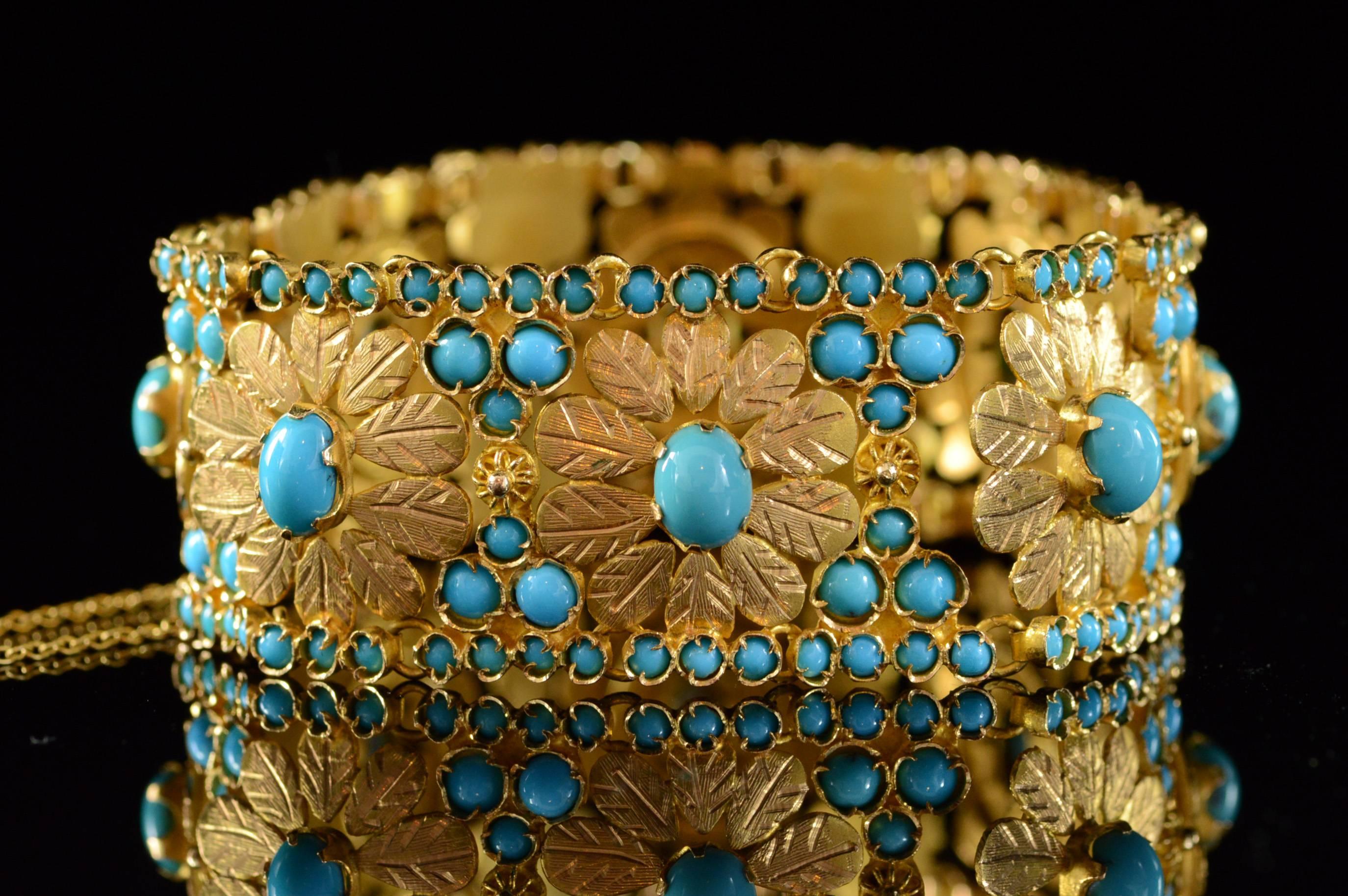 All diamonds are graded according to GIA grading standards.

·Item: 18K Stunning Persian Turquoise Encrusted Flower Link Bracelet 7.5