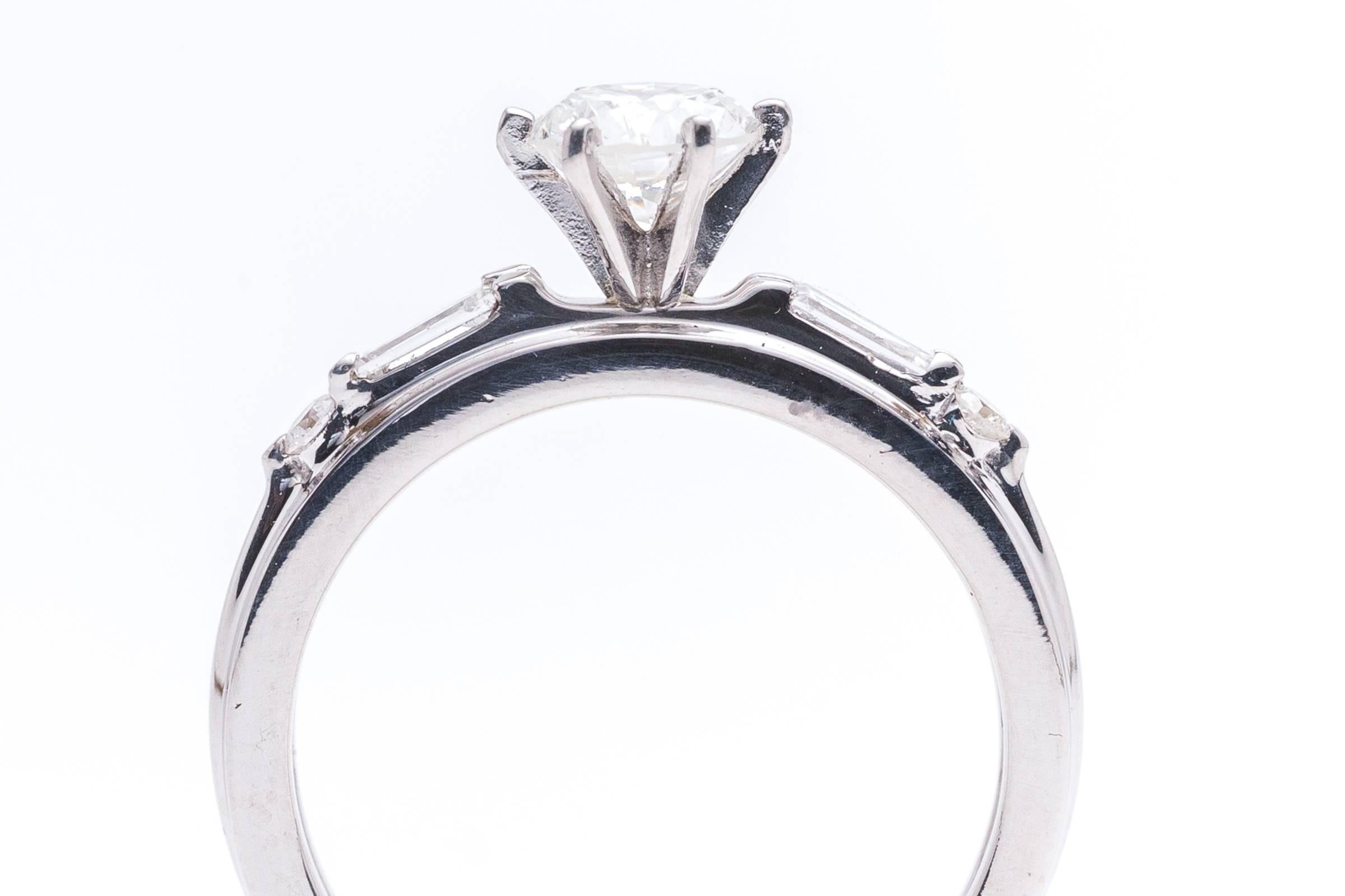 Timeless Contemporary 0.75 Carat Diamond Engagement Suite in White Gold For Sale 1