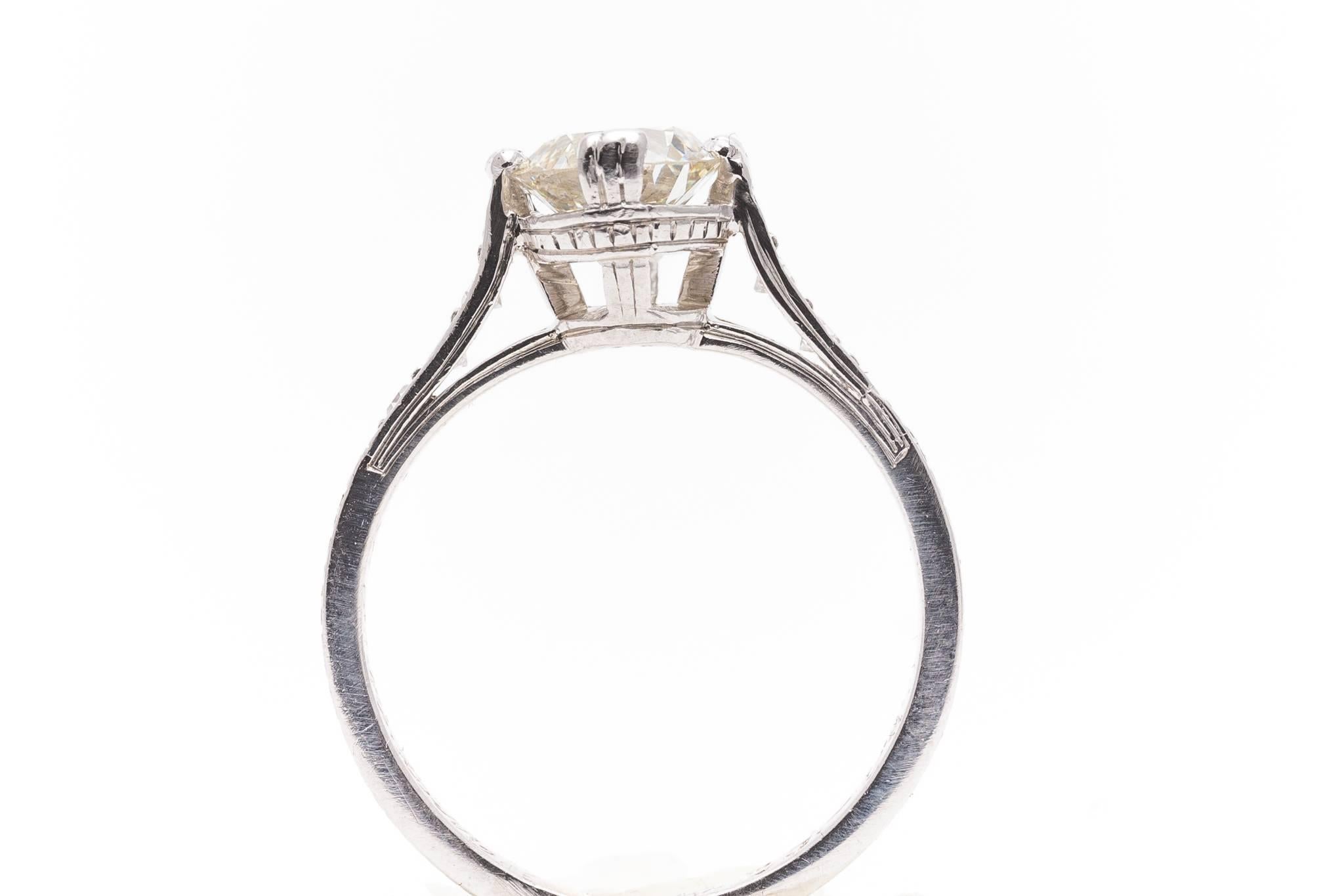 Women's Edwardian 1.18 Carat Diamond Engagement Ring in Luxurious Platinum