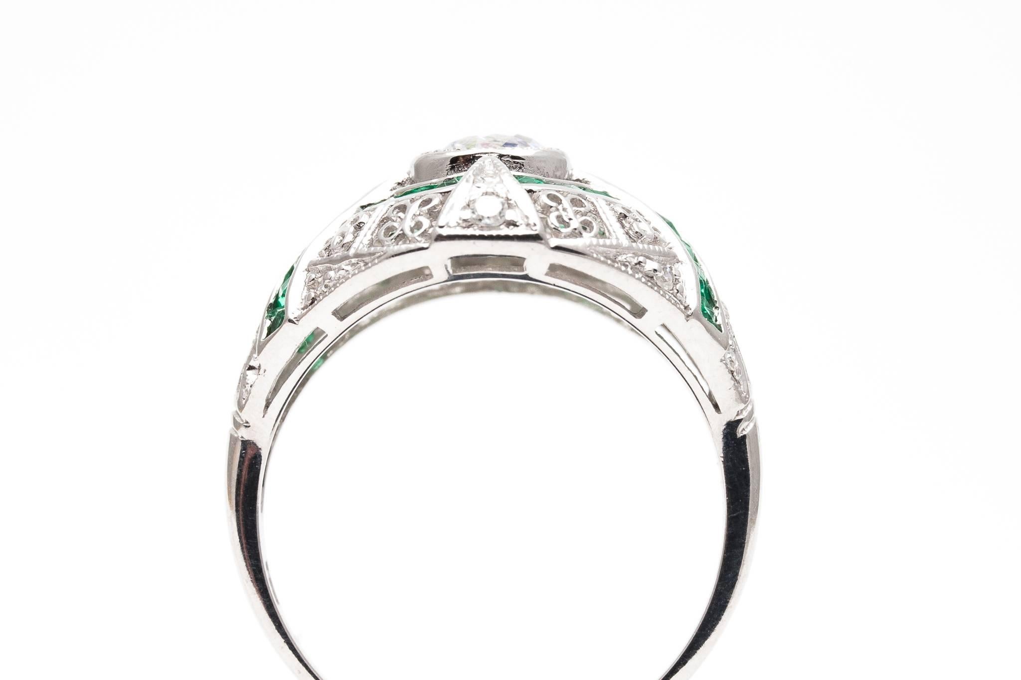 Ravishing 0.60 Carat Diamond Emerald White Gold Ring For Sale 1