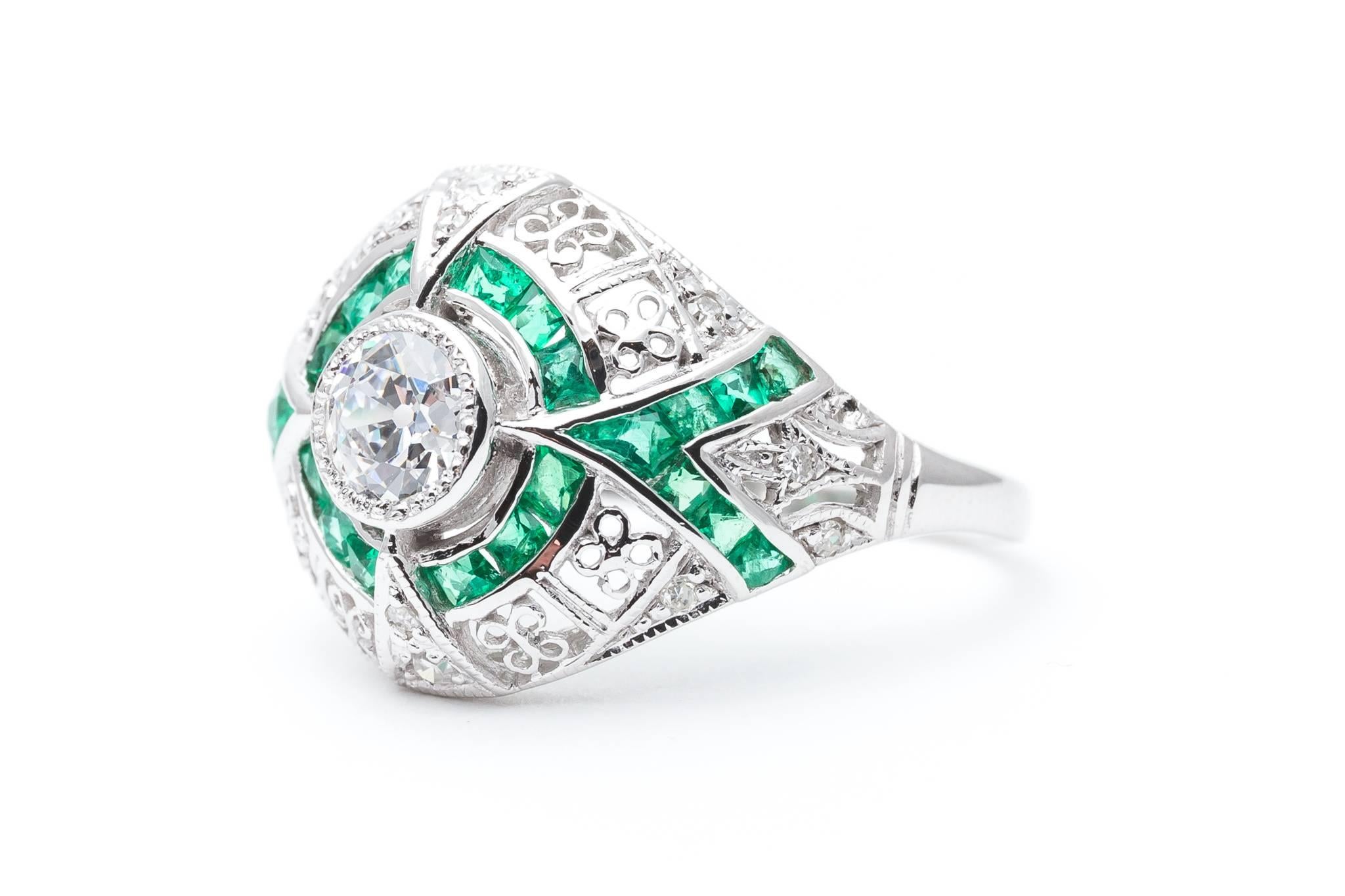 Ravishing 0.60 Carat Diamond Emerald White Gold Ring In Excellent Condition For Sale In Boston, MA