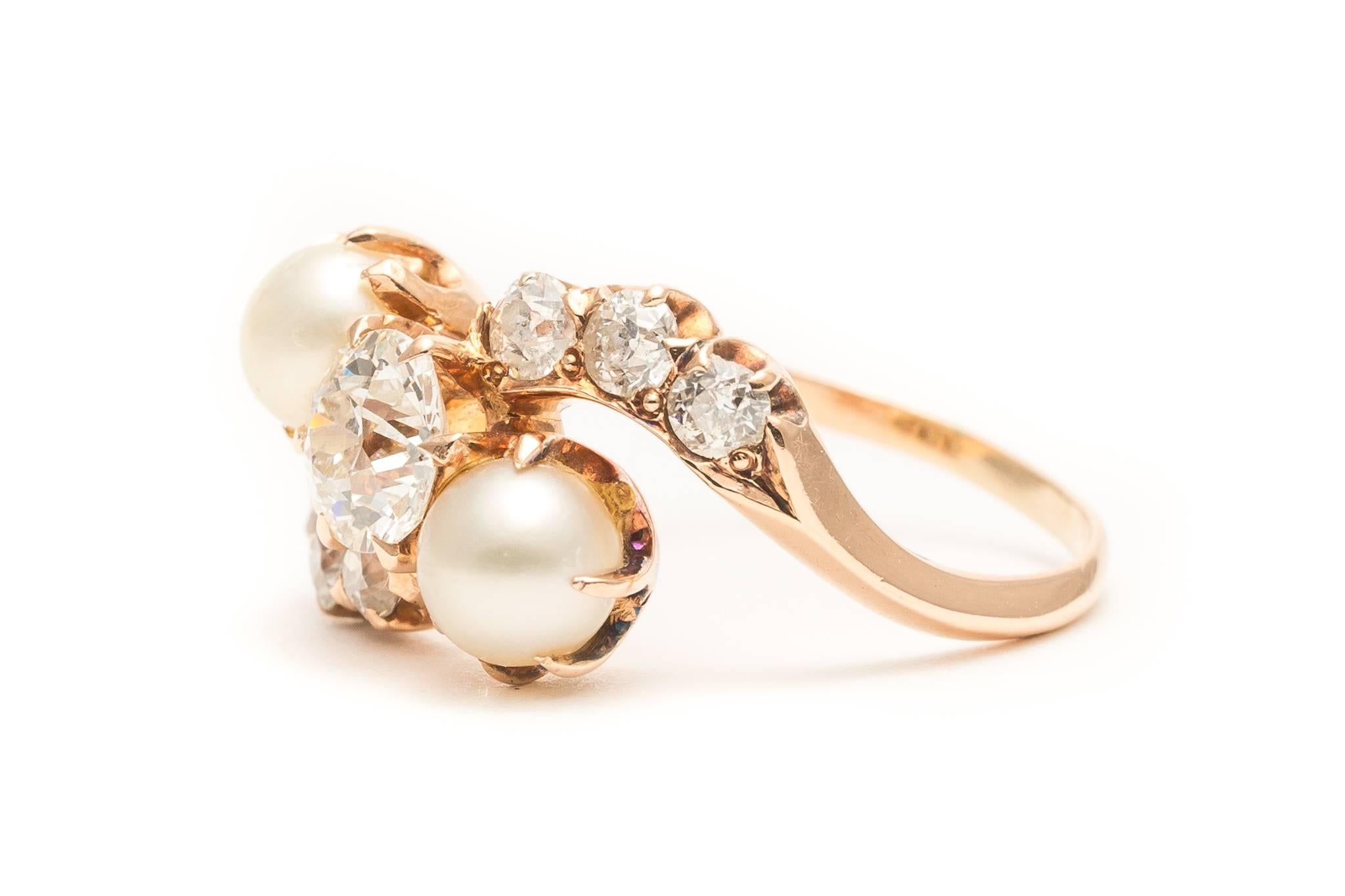 Entrancing Edwardian 1.20 Carat Diamond and Pearl Ring in Yellow Gold In Excellent Condition In Boston, MA