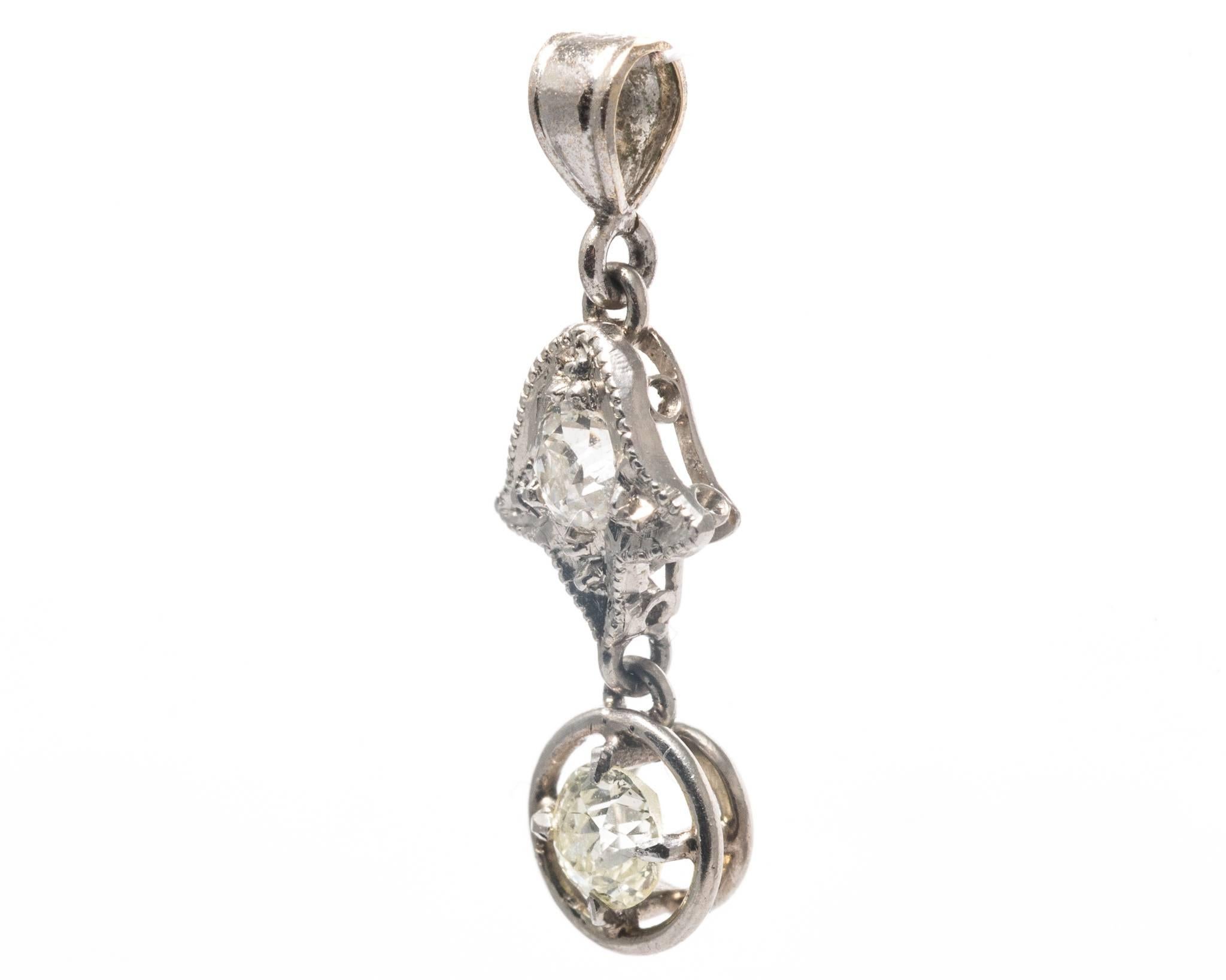 Floral Art Deco Diamond Platinum Pendant Necklace In Excellent Condition In Boston, MA