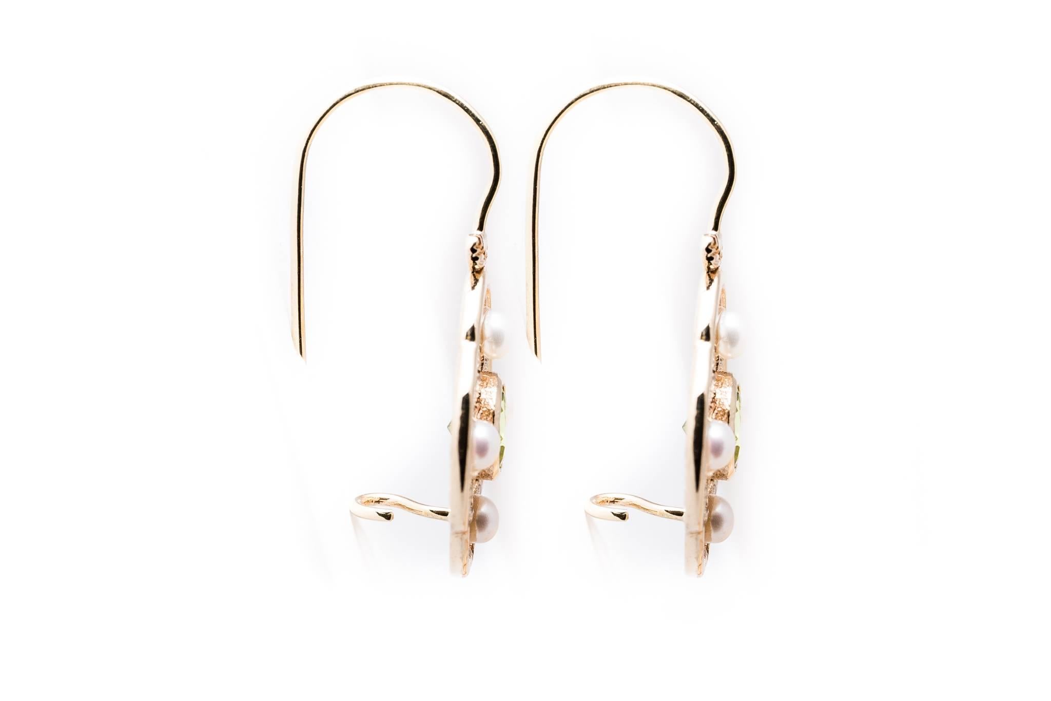 Women's Beautiful Peridot Pearl Diamond Yellow Gold Earrings For Sale