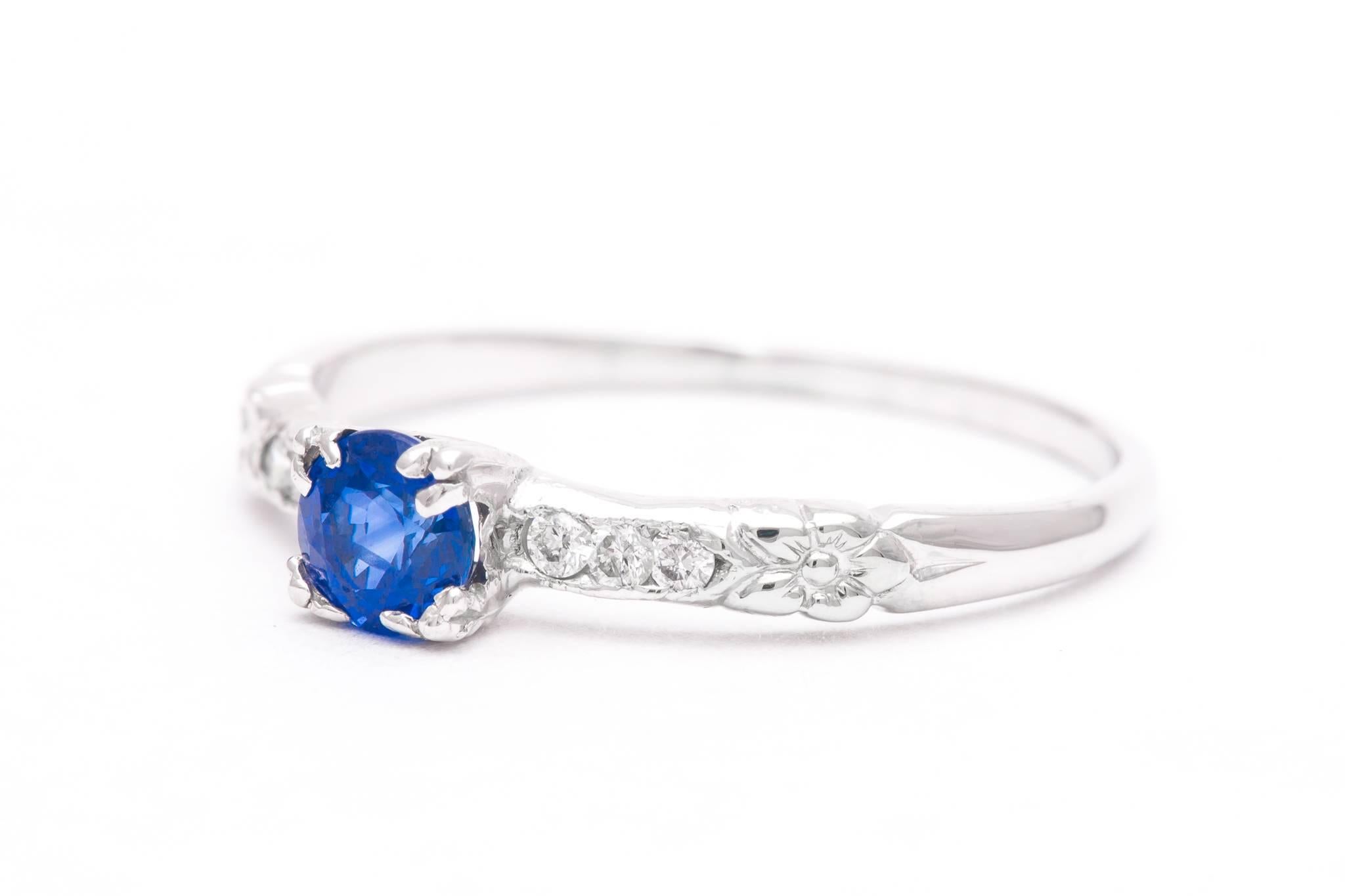 Art Deco Orange Blossom Sapphire and Diamond Ring in Platinum In Excellent Condition For Sale In Boston, MA