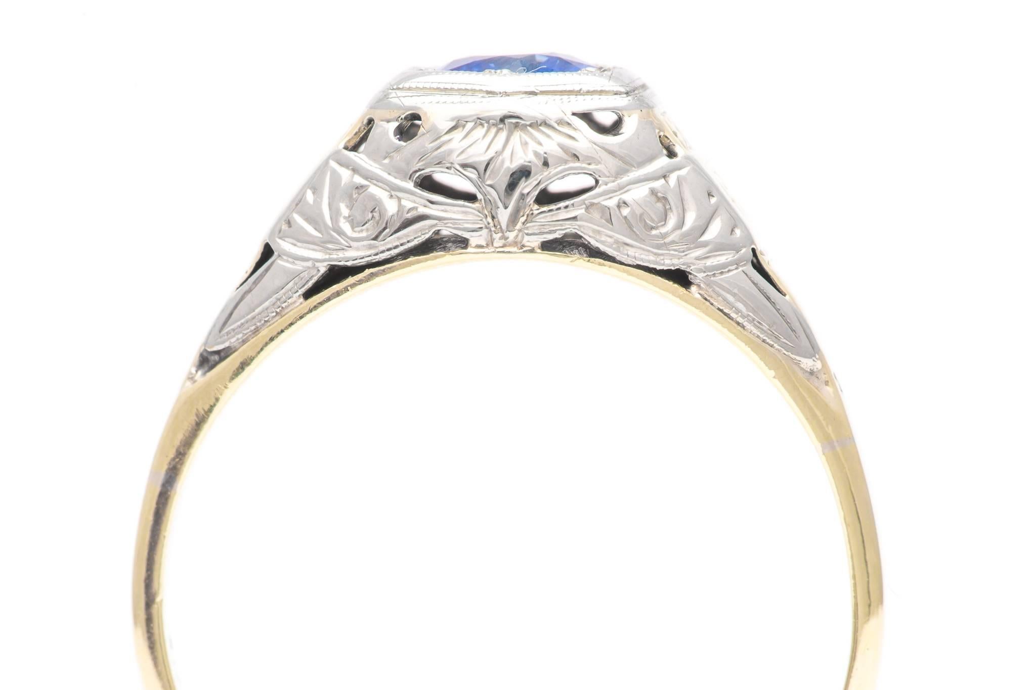 Art Deco Hand Engraved Sapphire Men's Ring in White and Yellow Gold For Sale 2