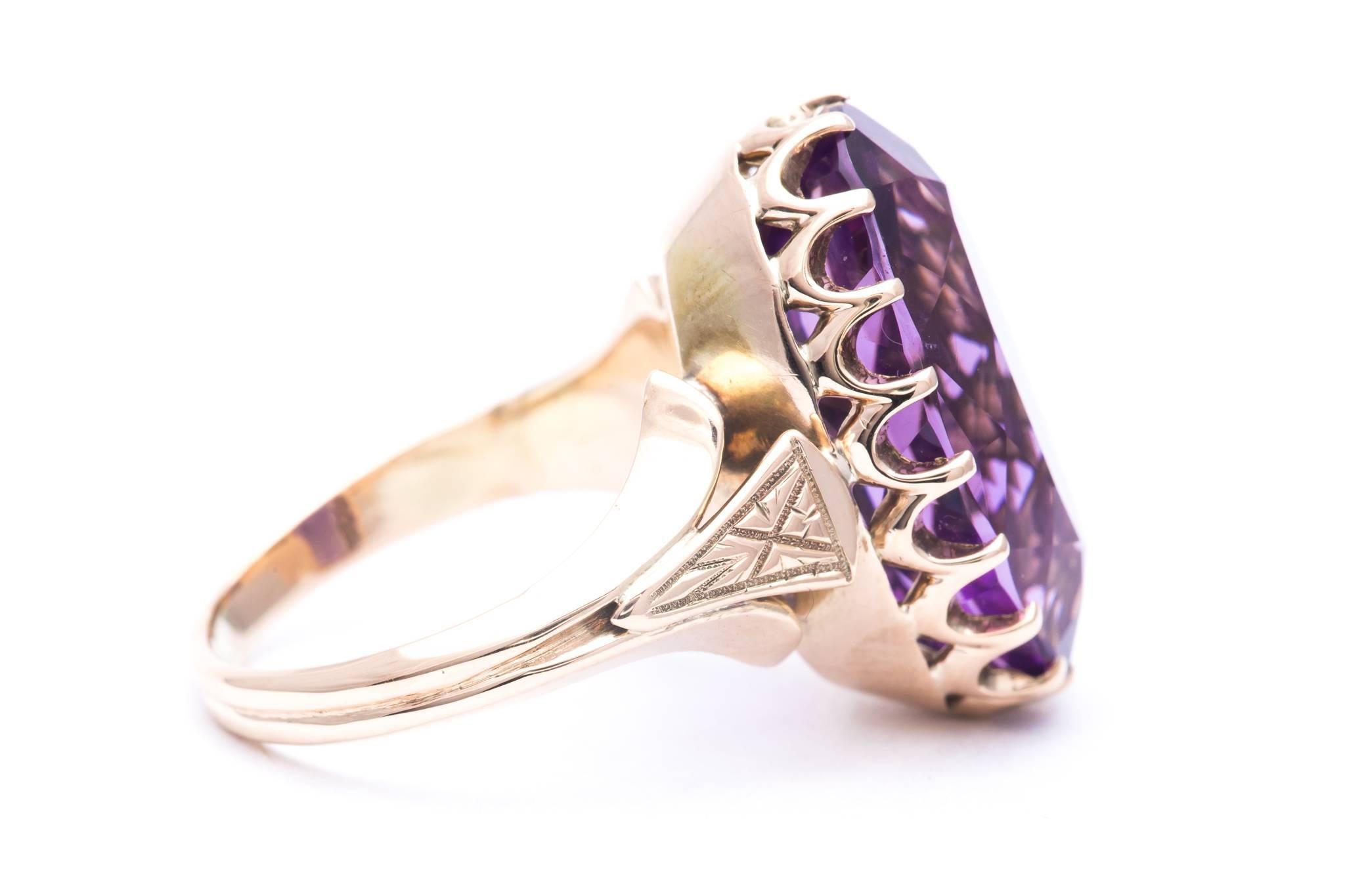 Victorian Period Amethyst Solitaire Ring in Yellow Gold In Excellent Condition For Sale In Boston, MA