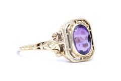 Art Nouveau Amethyst Solitaire Filigree Ring in Yellow Gold