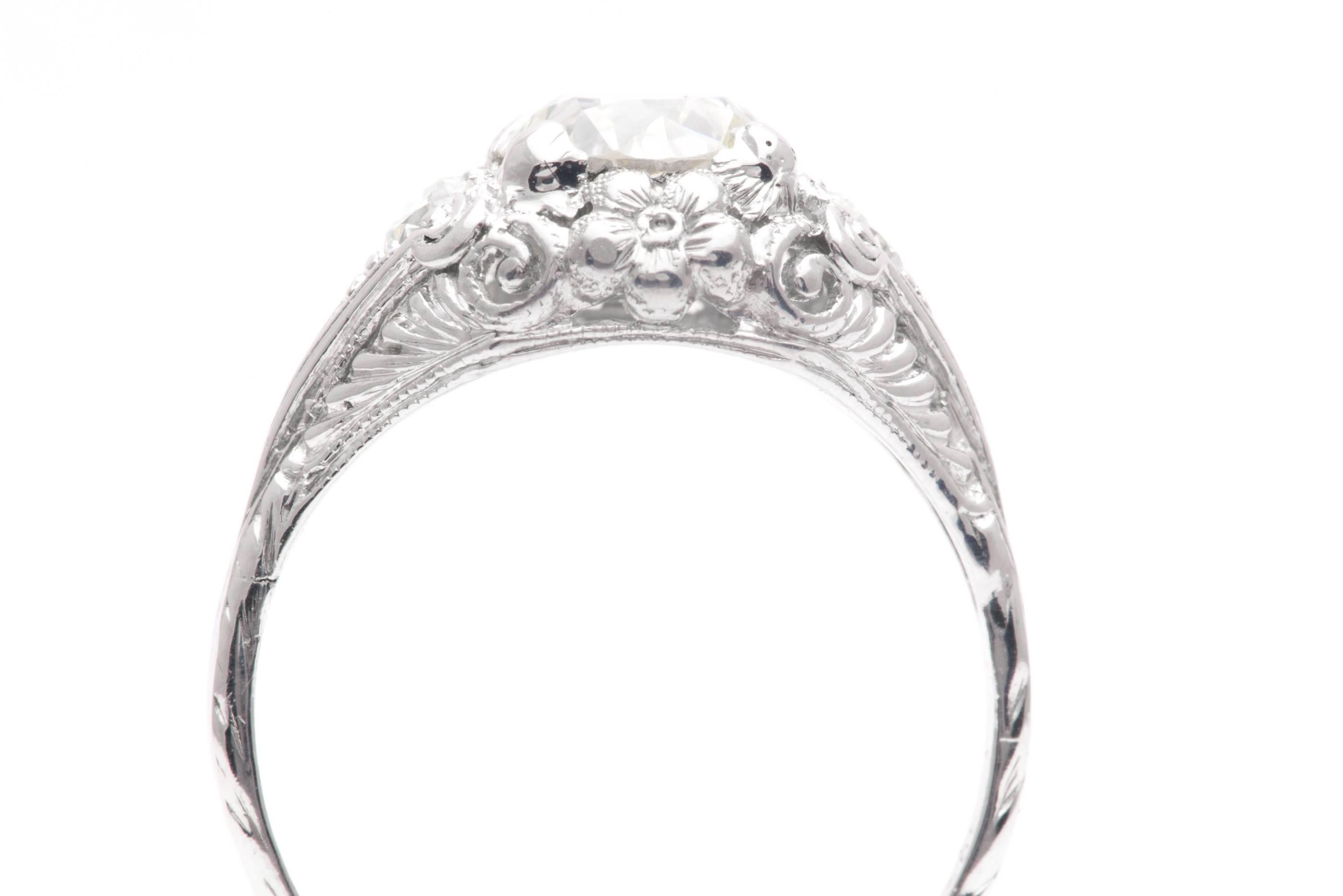 Women's or Men's Art Deco 1.10 Carat Diamond Platinum Floral Engagement Ring For Sale