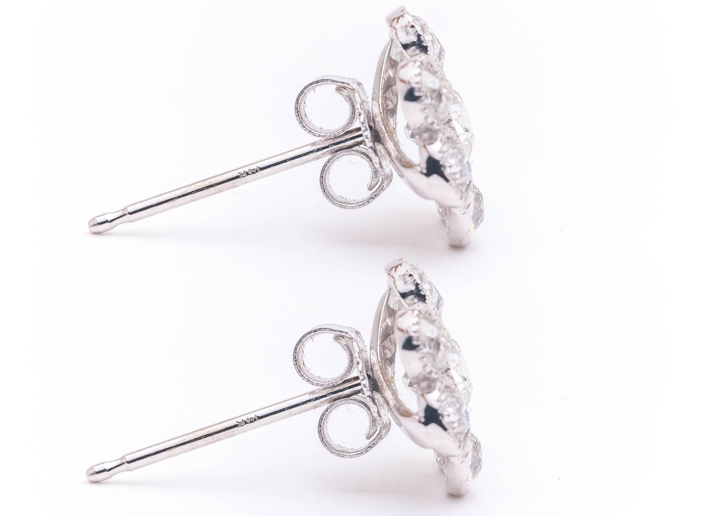 Art Deco 1.44ct Diamond Flower Earrings in Luxurious Platinum In Excellent Condition In Boston, MA