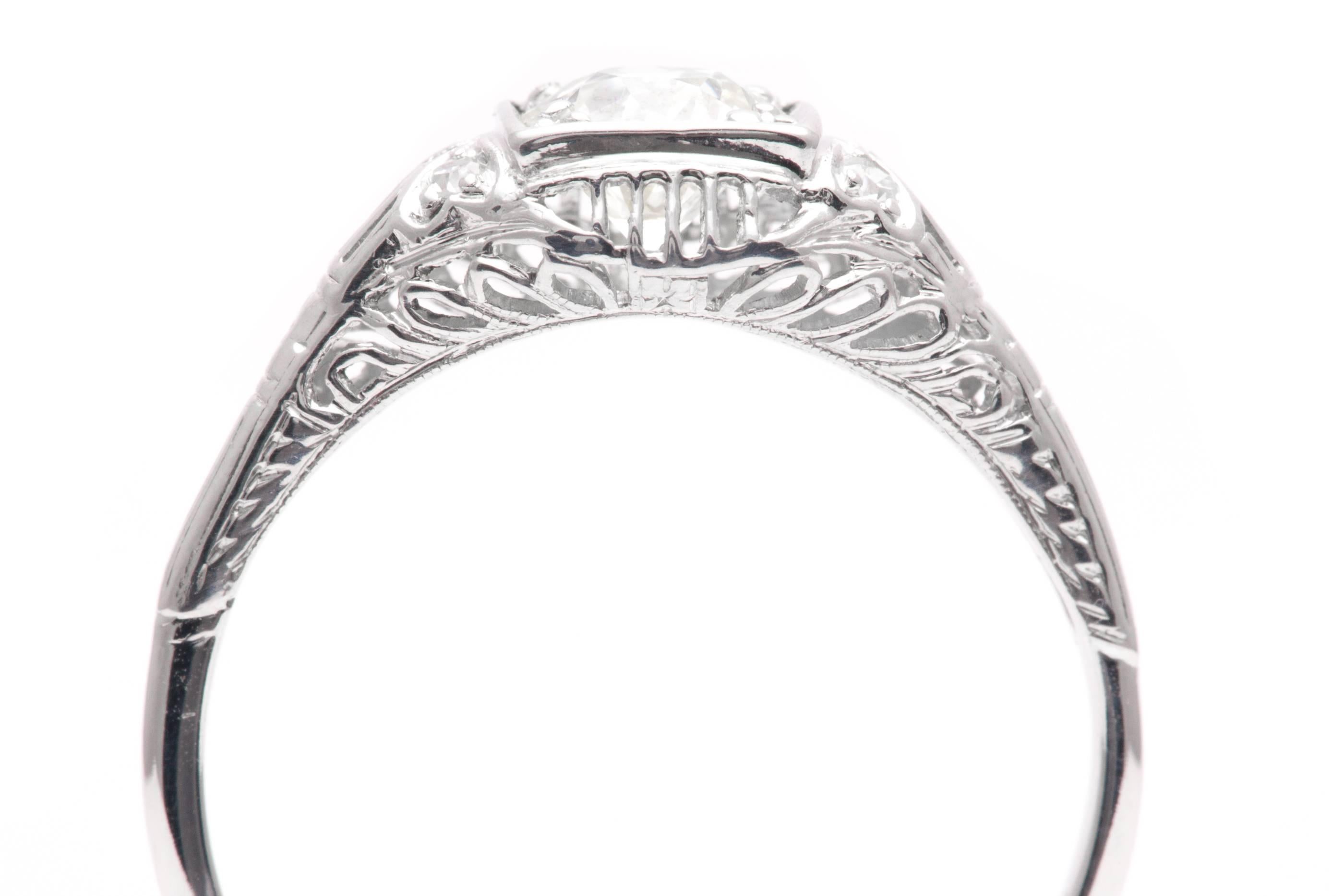 Women's Art Deco 0.90 Carat Diamond Platinum Filigree Engagement Ring For Sale