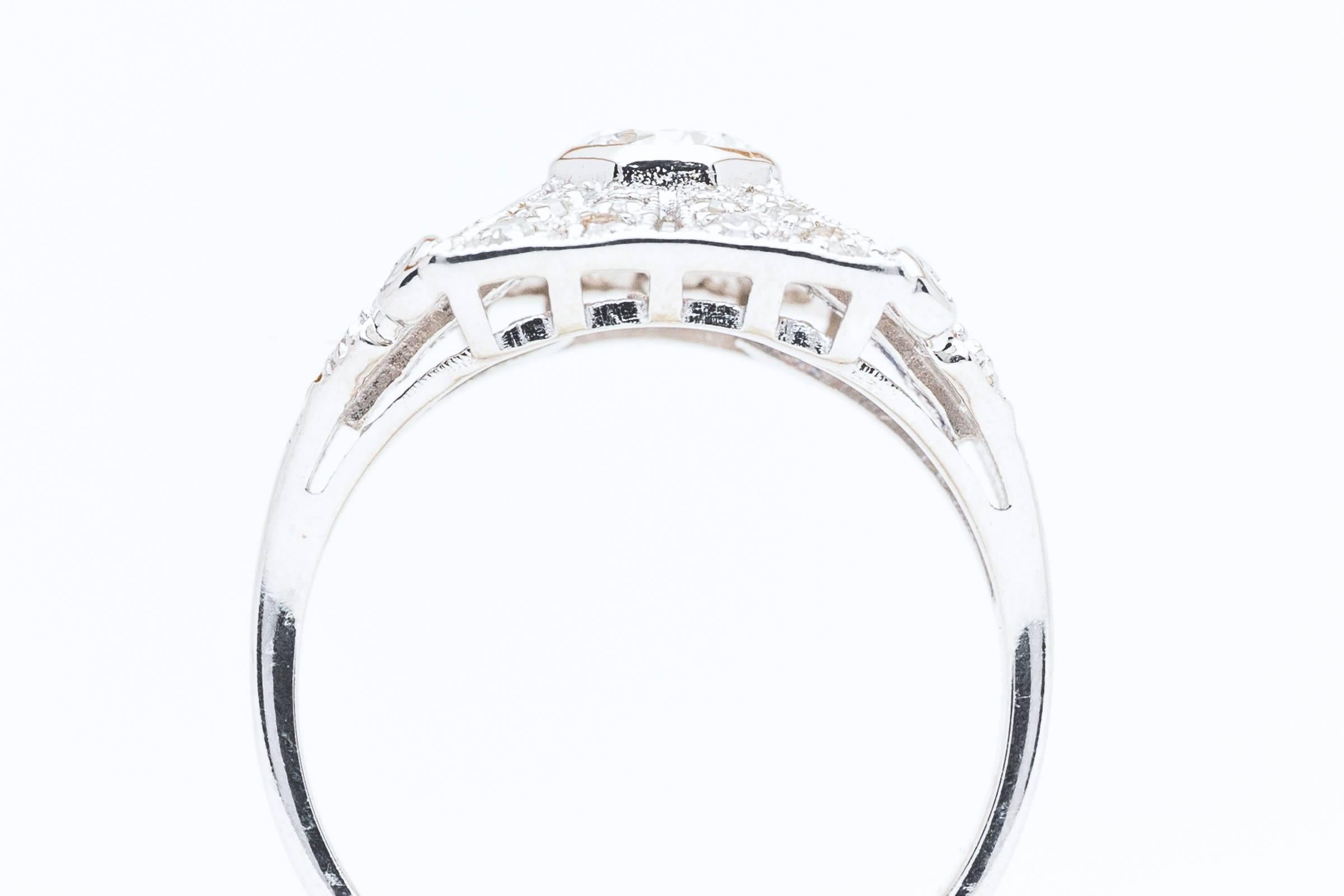 Stunning 1.34 Carat Sapphire Diamond Gold Ring For Sale 2