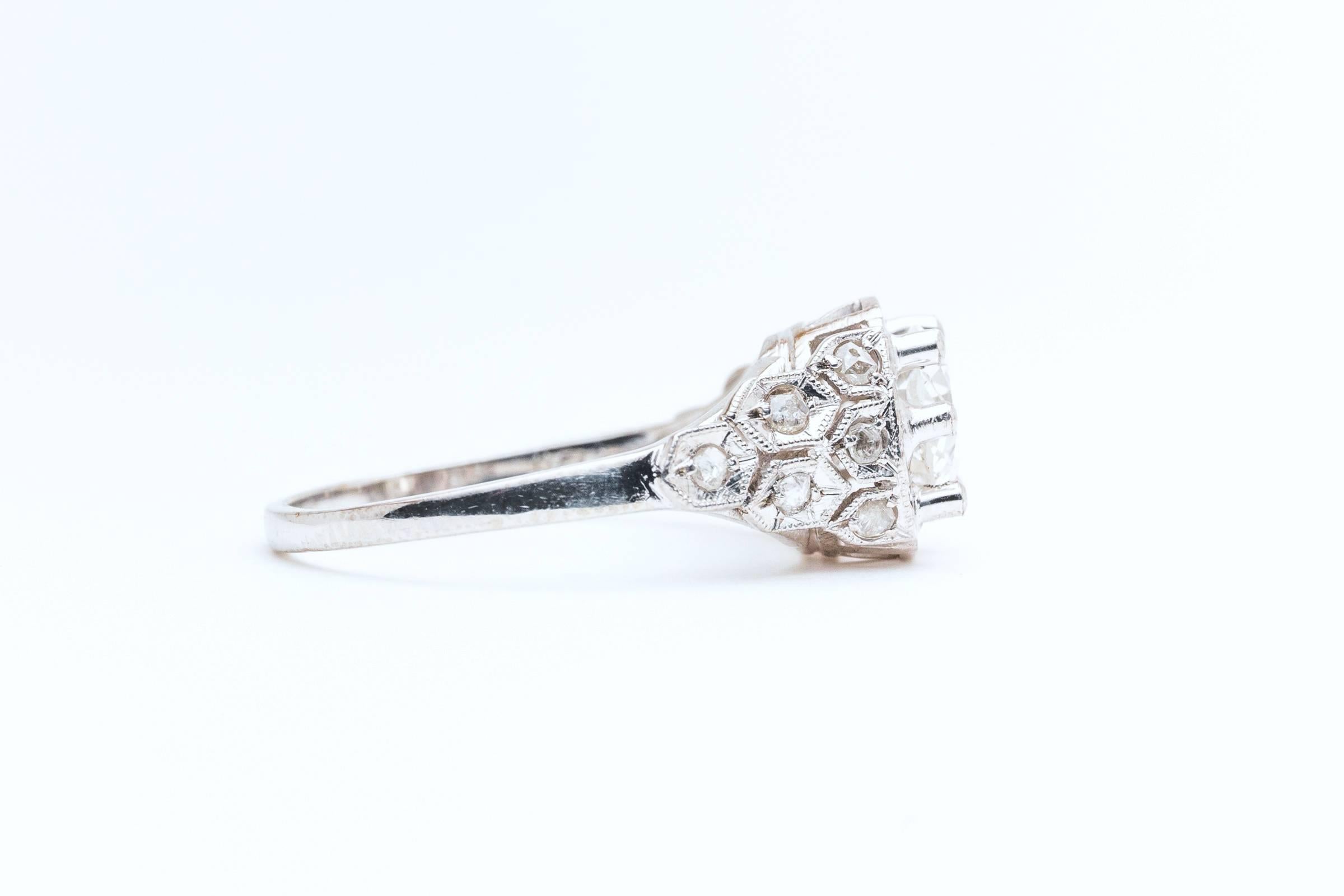 Women's Art Deco 1.27 Carat D/E colorless color Diamond Platinum Engagement Ring 