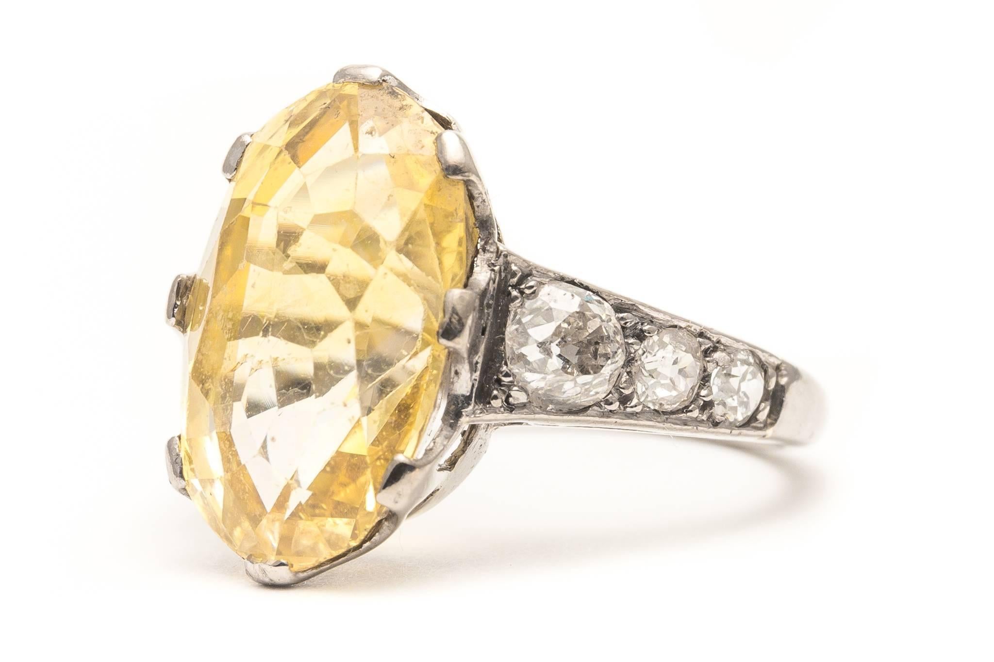 Edwardian 11.60 Carat Yellow Sapphire Diamond Platinum Ring In Excellent Condition In Boston, MA