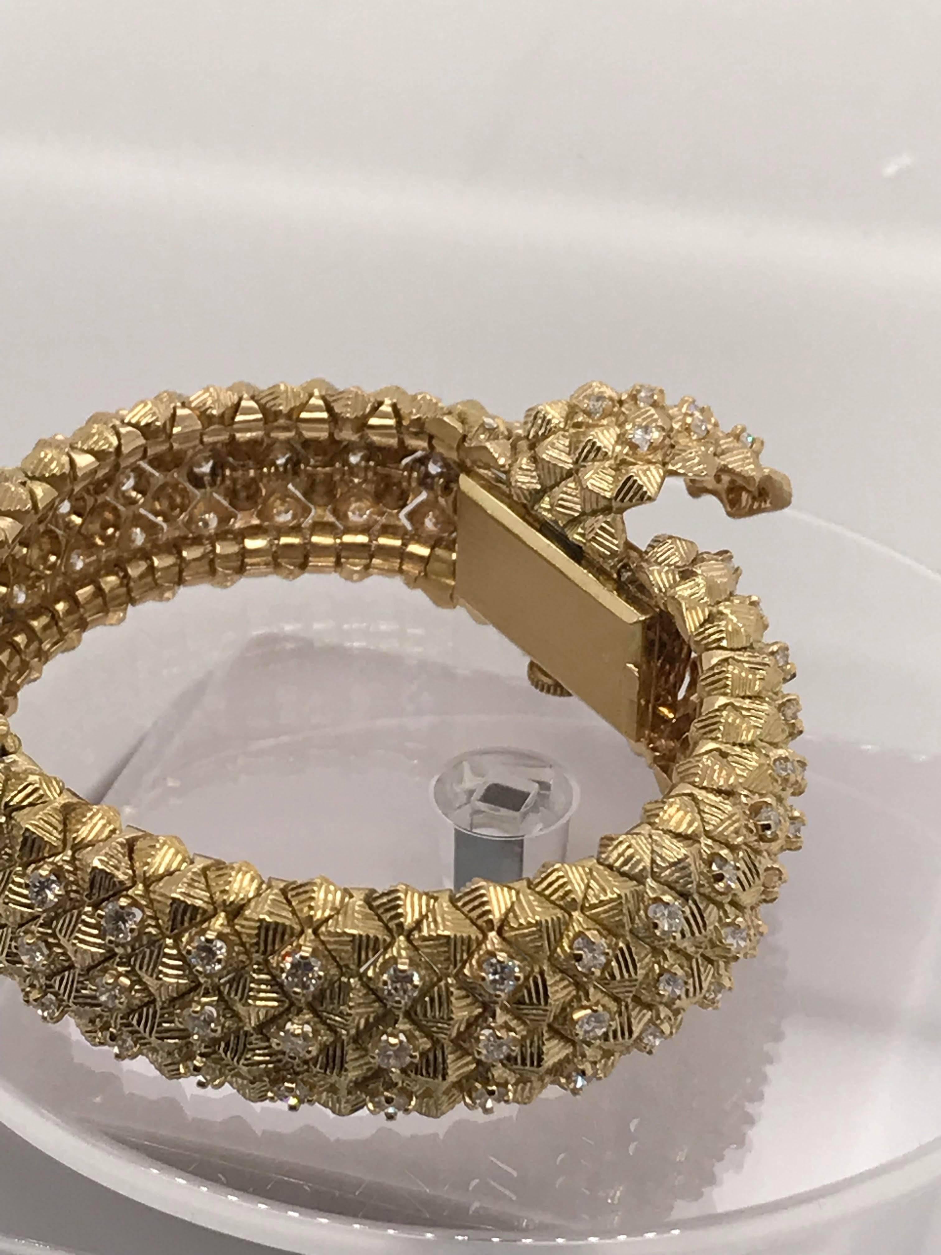 Brand: Tiffany & Co

Style: Bracelet & Watch

Diamonds: 5.00 ct

Diamonds: F-Vs1

Hallmarked: Tiffany & Co 750 C+B

Size: 7