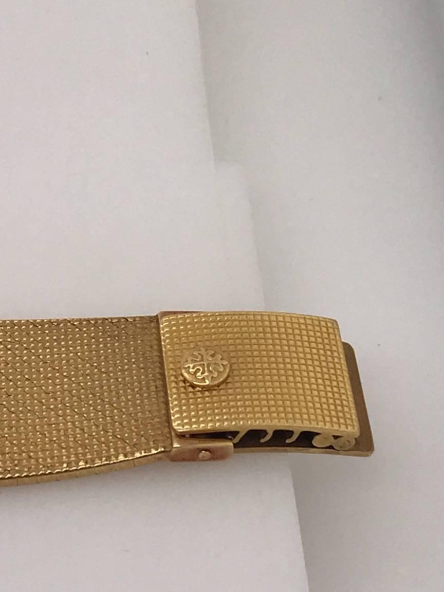 Patek Philippe Yellow Gold Calatrava Manual Dress Wristwatch In Good Condition In Houston, TX