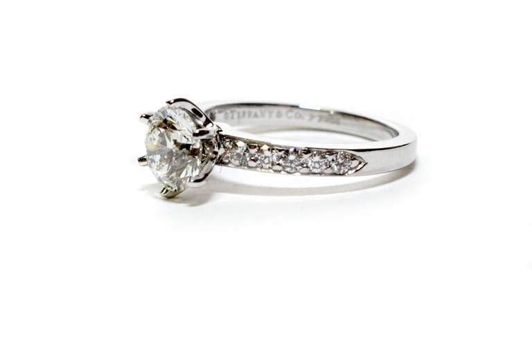 Contemporary Tiffany & Co Platinum Engagement Ring Round Diamond  1.27ct G-VS1 .