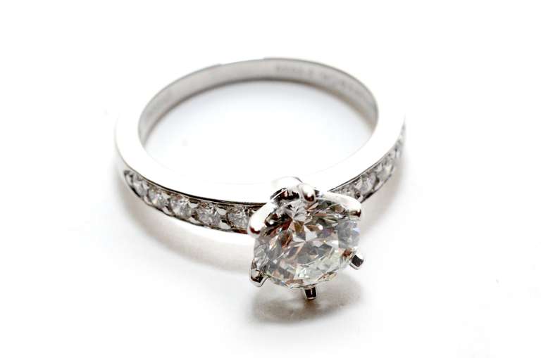 Tiffany & Co Platinum Engagement Ring Round Diamond  1.27ct G-VS1 . 1