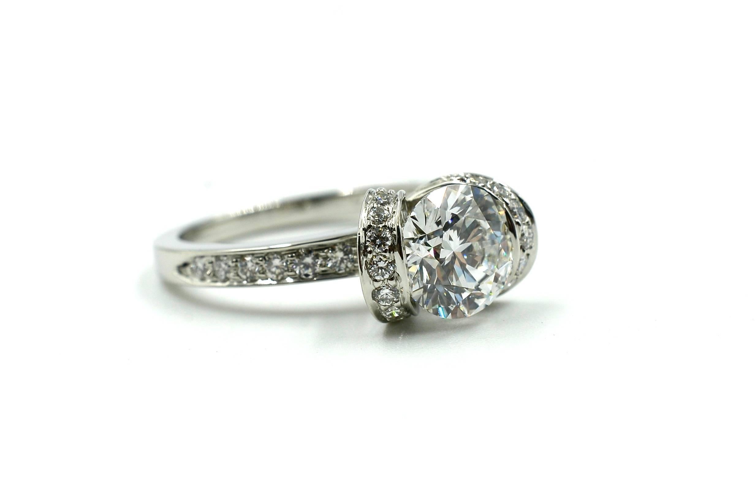 Tiffany & Co. 1.21 Carat Diamond Platinum Round Brilliant Engagement Ribbon Ring For Sale 2
