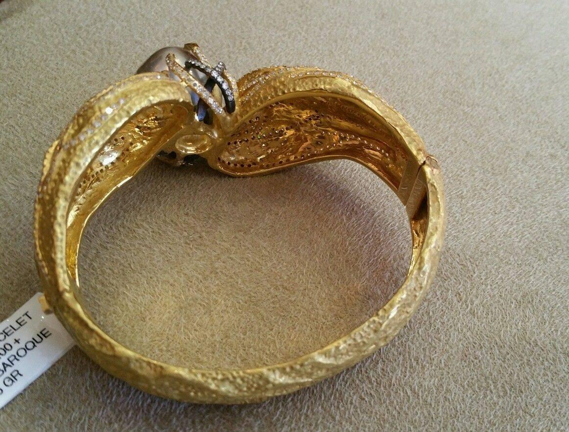 Large Baroque Pearl Diamond Textured Gold Bangle Bracelet  For Sale 1