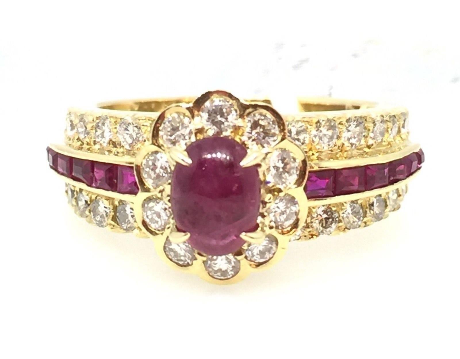 Women's Van Cleef & Arpels Ruby Cabochon Diamond Gold Ring For Sale