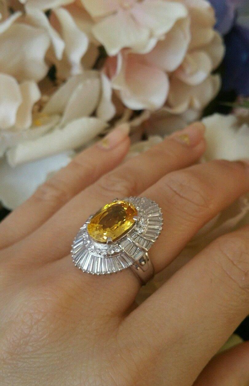 6.25 Carat Oval Yellow Sapphire and 2.50 Carats Diamonds Platinum Ballerina Ring For Sale 2