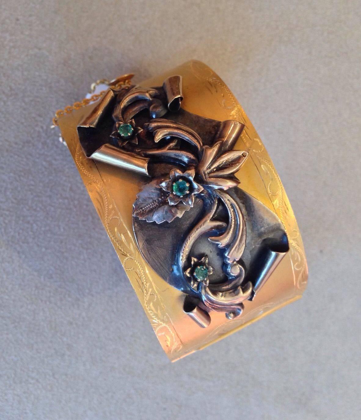 Antique Emerald Gold Wide Flower Motif Bangle Bracelet  For Sale 1