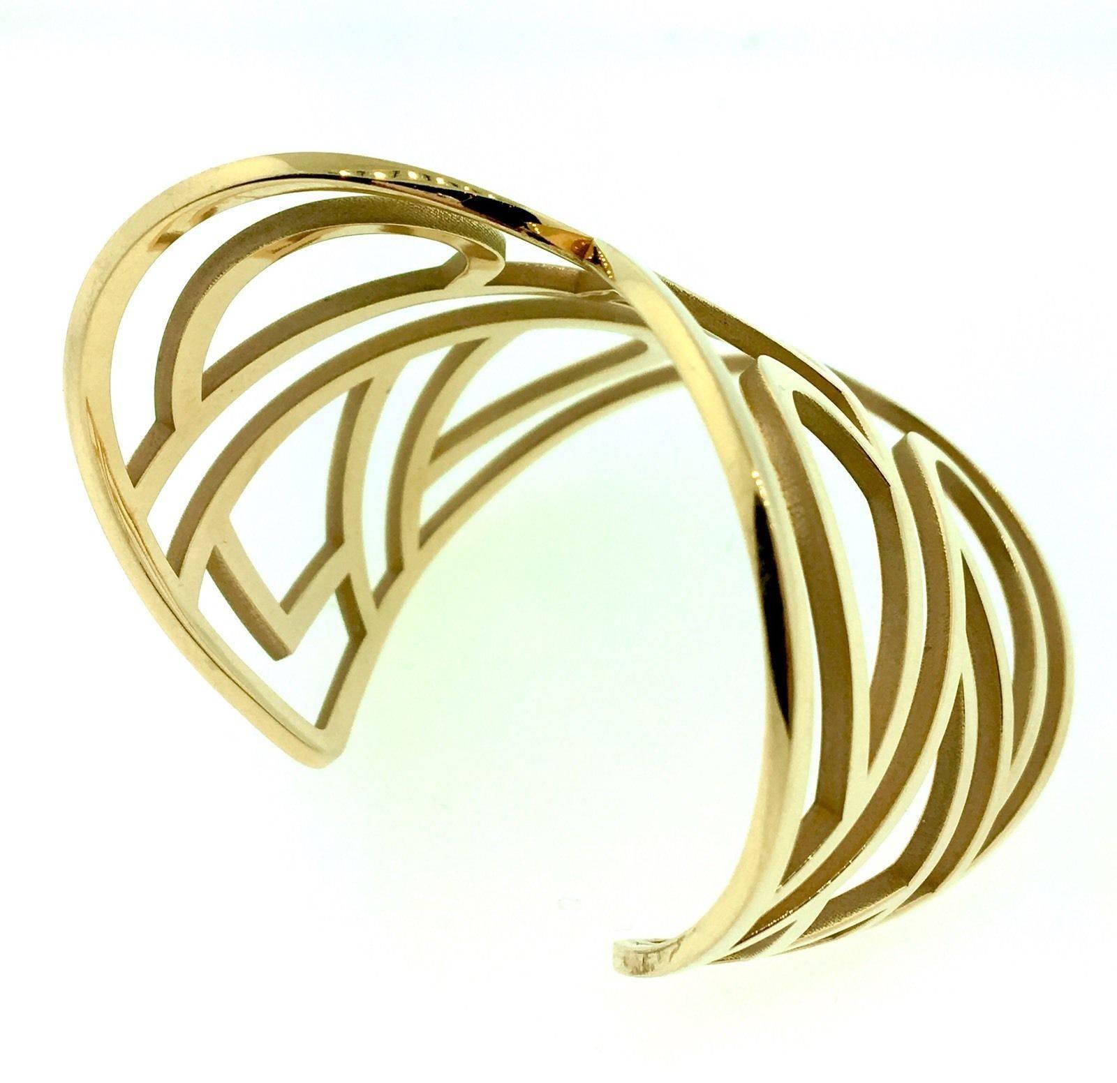 Poiray Wide Double Heart Gold Cut-out Cuff Bracelet  In Excellent Condition In La Jolla, CA