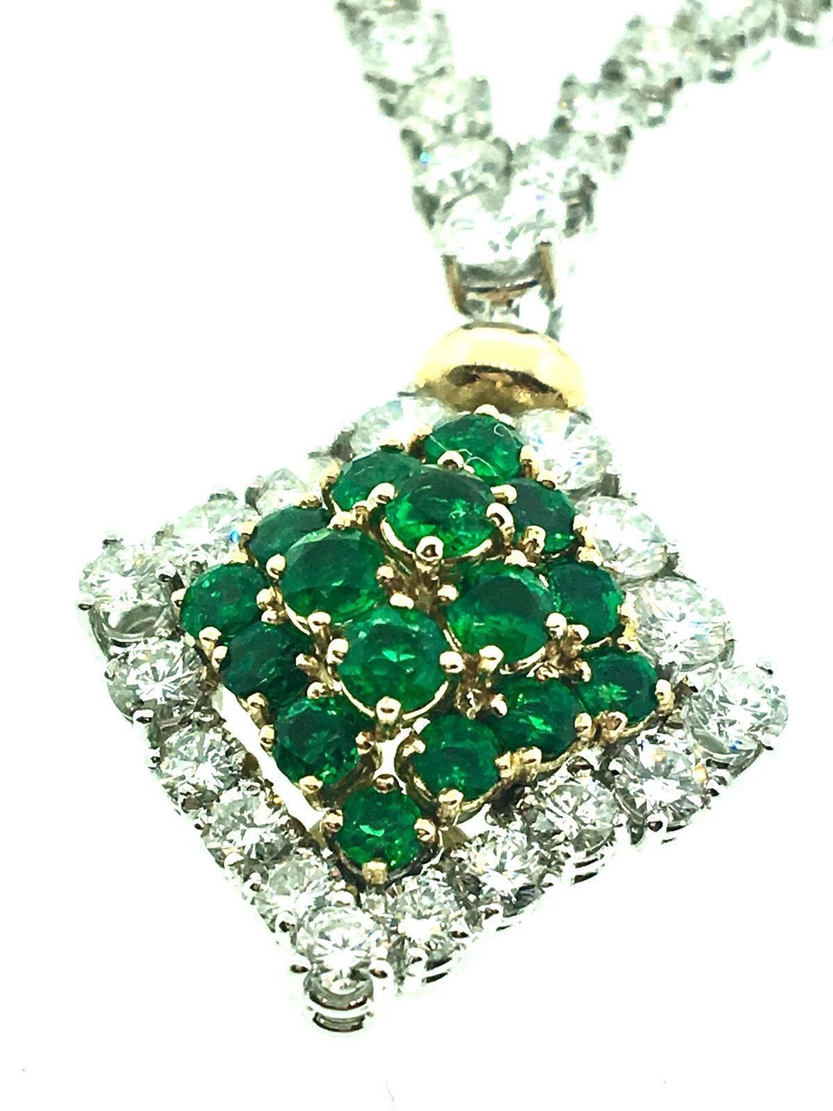23.50 Carats Diamonds Emerald Gold Necklace  For Sale 2