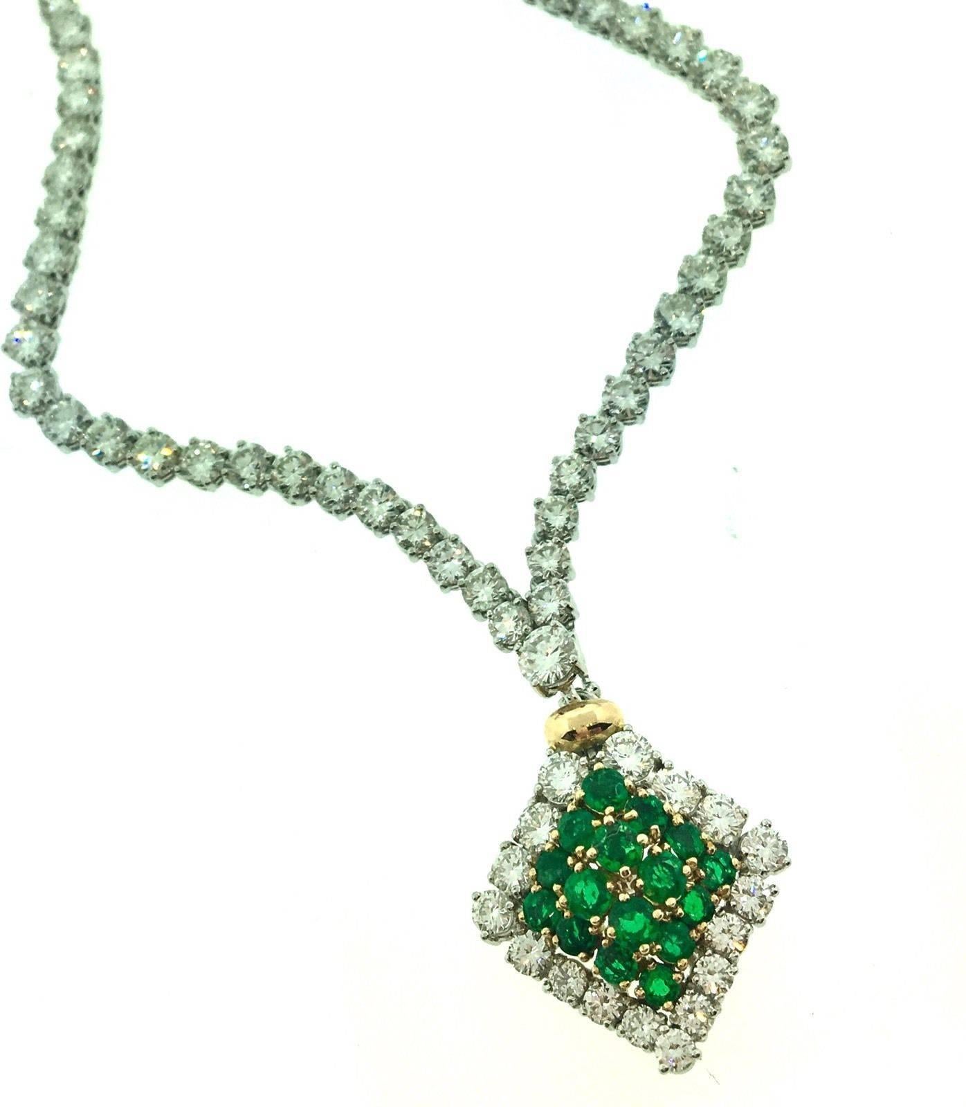 23.50 Carats Diamonds Emerald Gold Necklace  For Sale 1