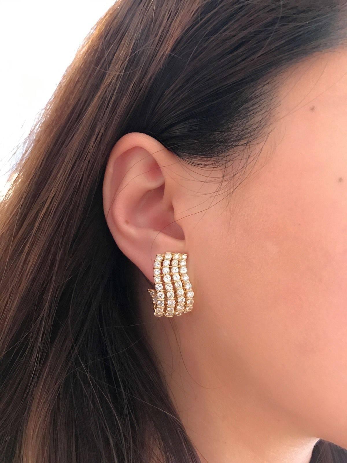 Women's Pair of Four-Row Channel-Set Diamond Earrings in 18 Karat Yellow Gold For Sale