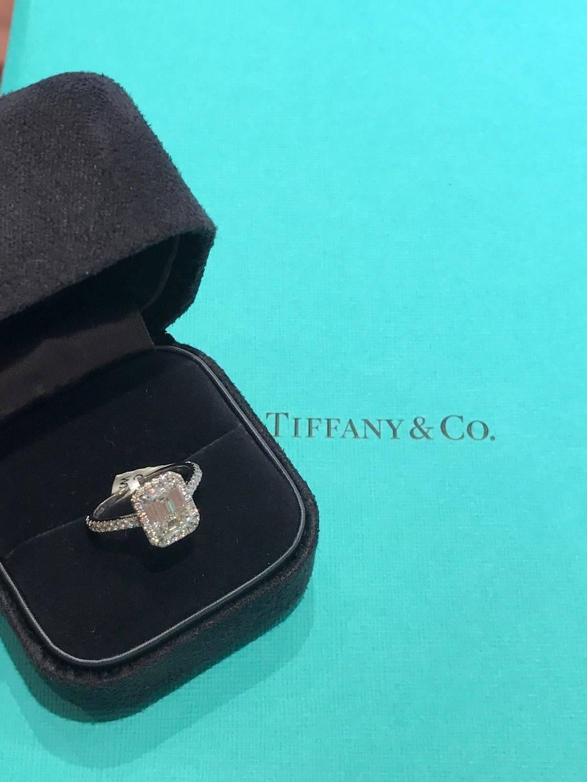 Tiffany & Co. Soleste 1.64 Carat Emerald Cut Diamond Platinum Ring 2