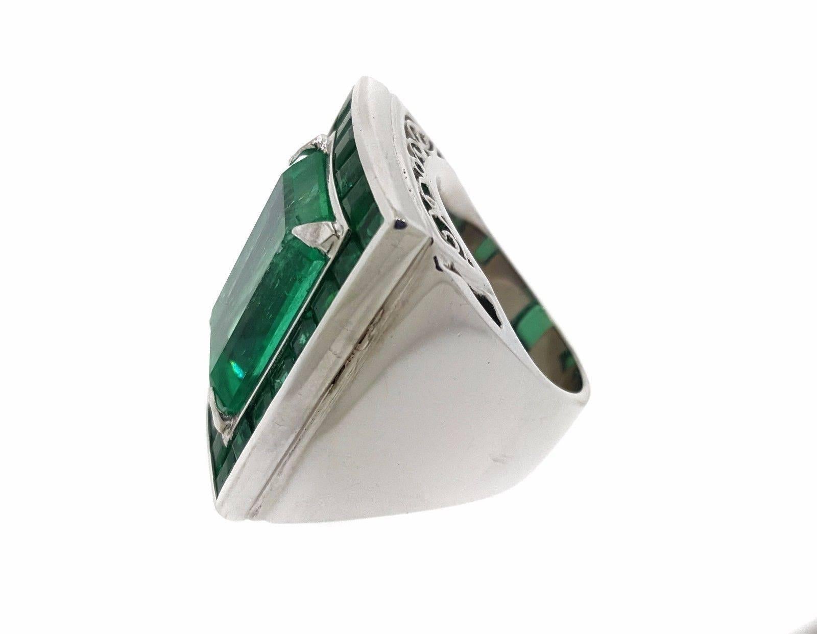 Women's or Men's GIA Certified 17.23 Carat Colombian Emerald Cocktail Platinum Ring