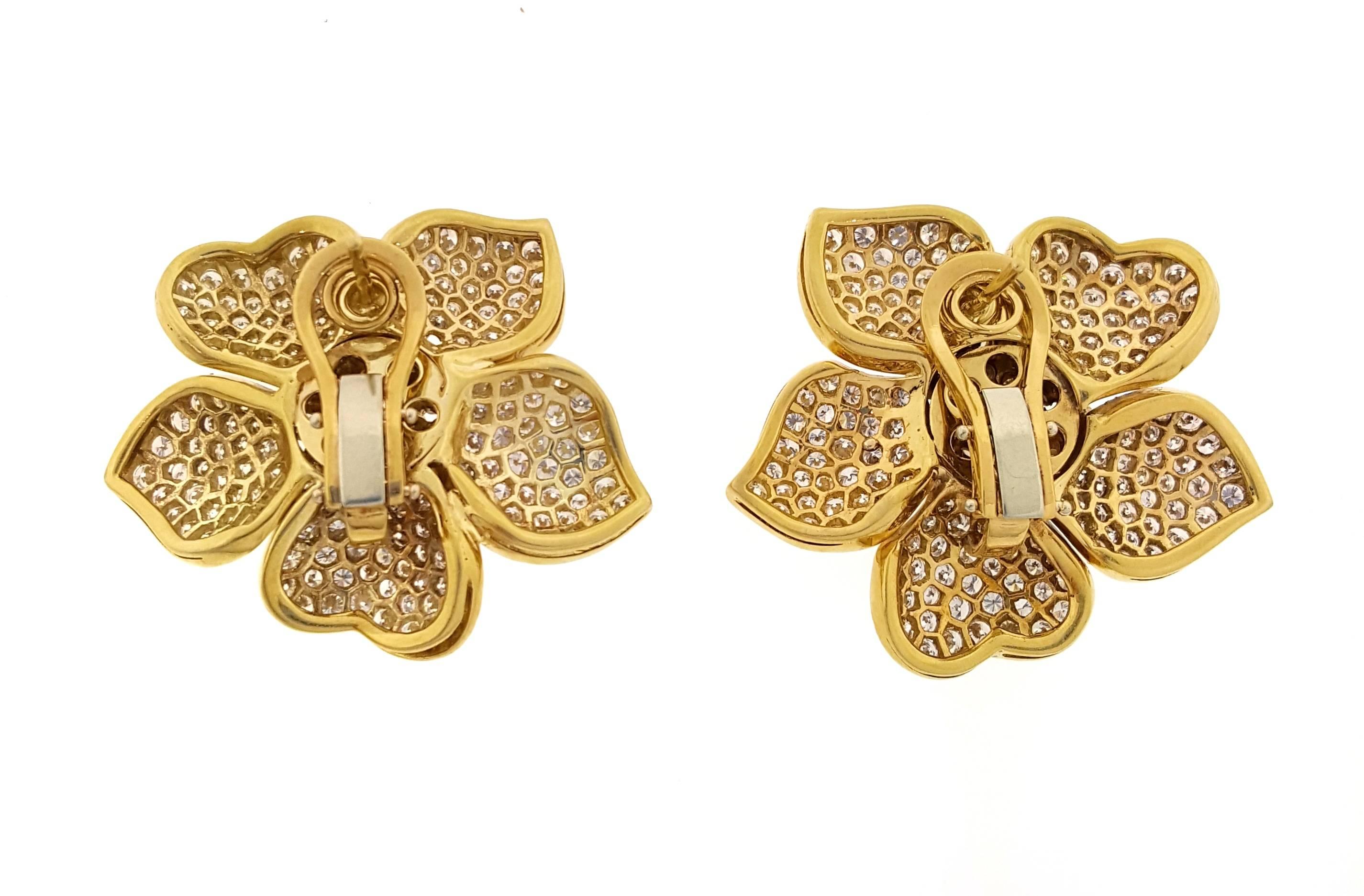 Women's Estate Large Pave Diamond Flower Earrings 7.50 Carat in 18 Karat Yellow Gold