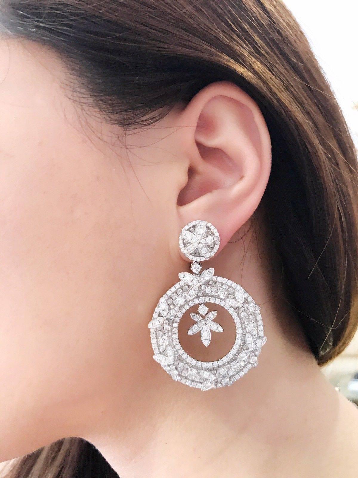 Fine Quality Diamond Circle Earrings with Floral Motif 13.00 Carat 18 Karat Gold In New Condition In La Jolla, CA