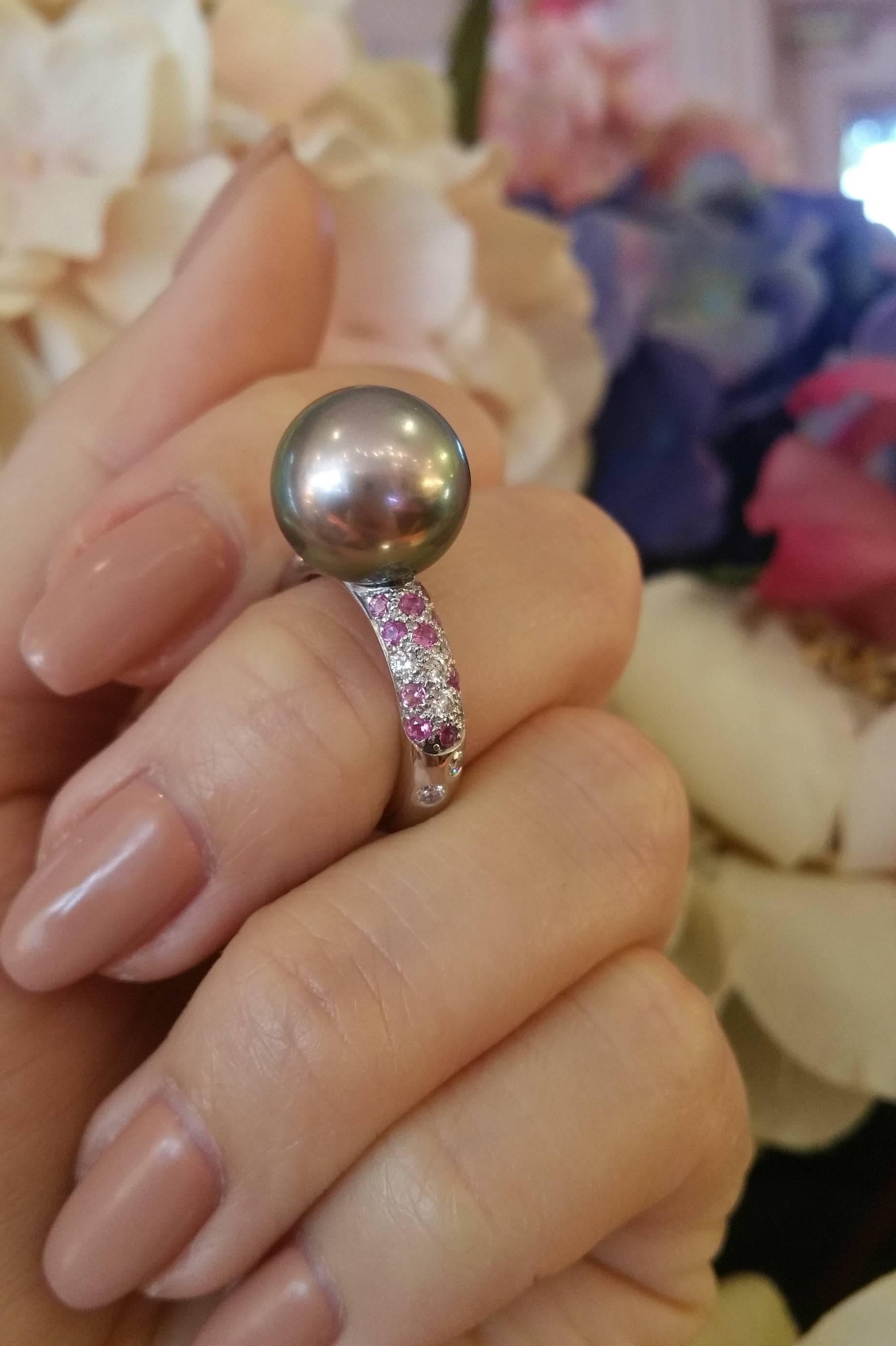 Cartier Tahitian Black Pearl Pink Sapphire Diamond Gold Ring In Excellent Condition For Sale In La Jolla, CA