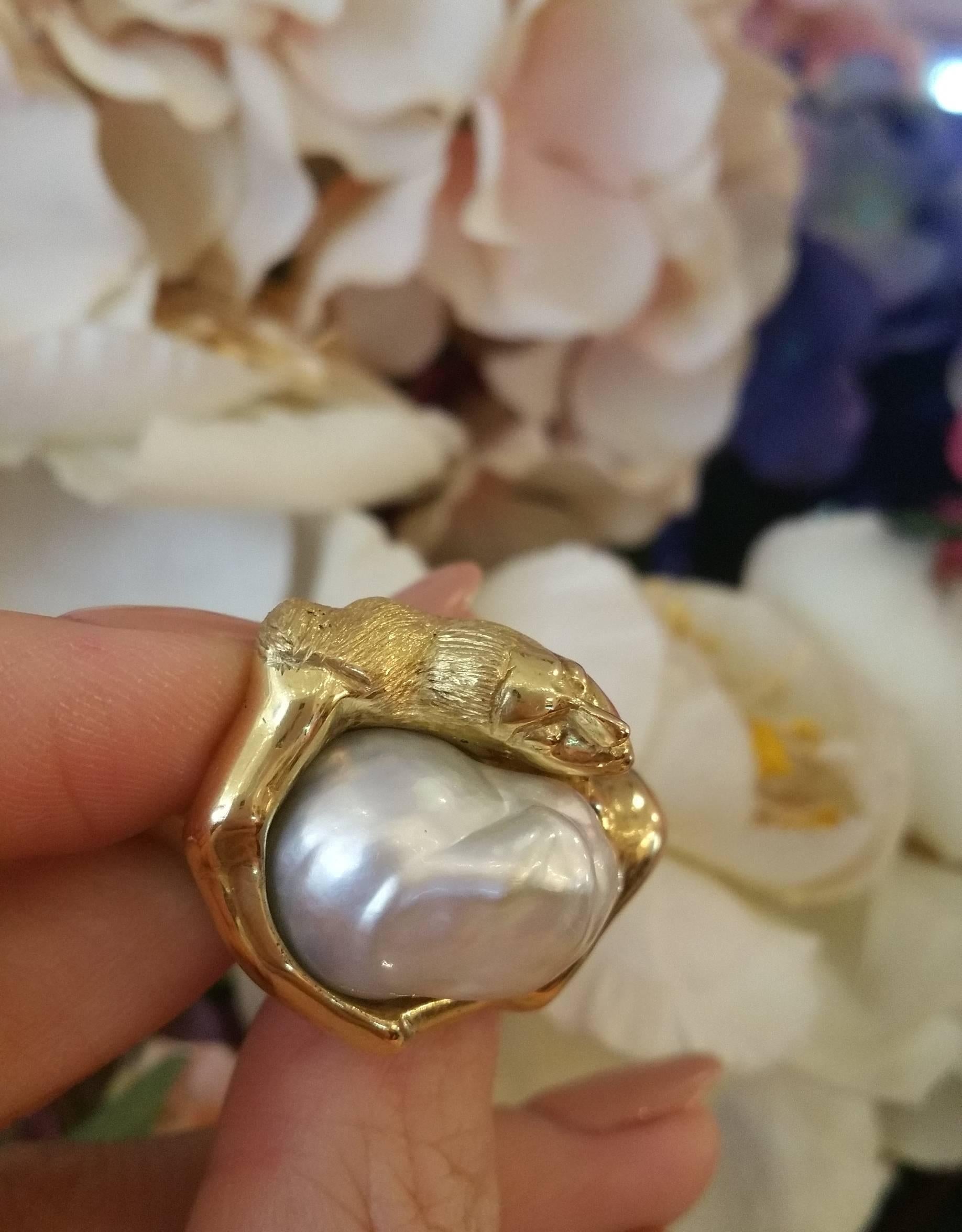 Sculpted Woman Baroque Pearl Gold Ring  For Sale 3