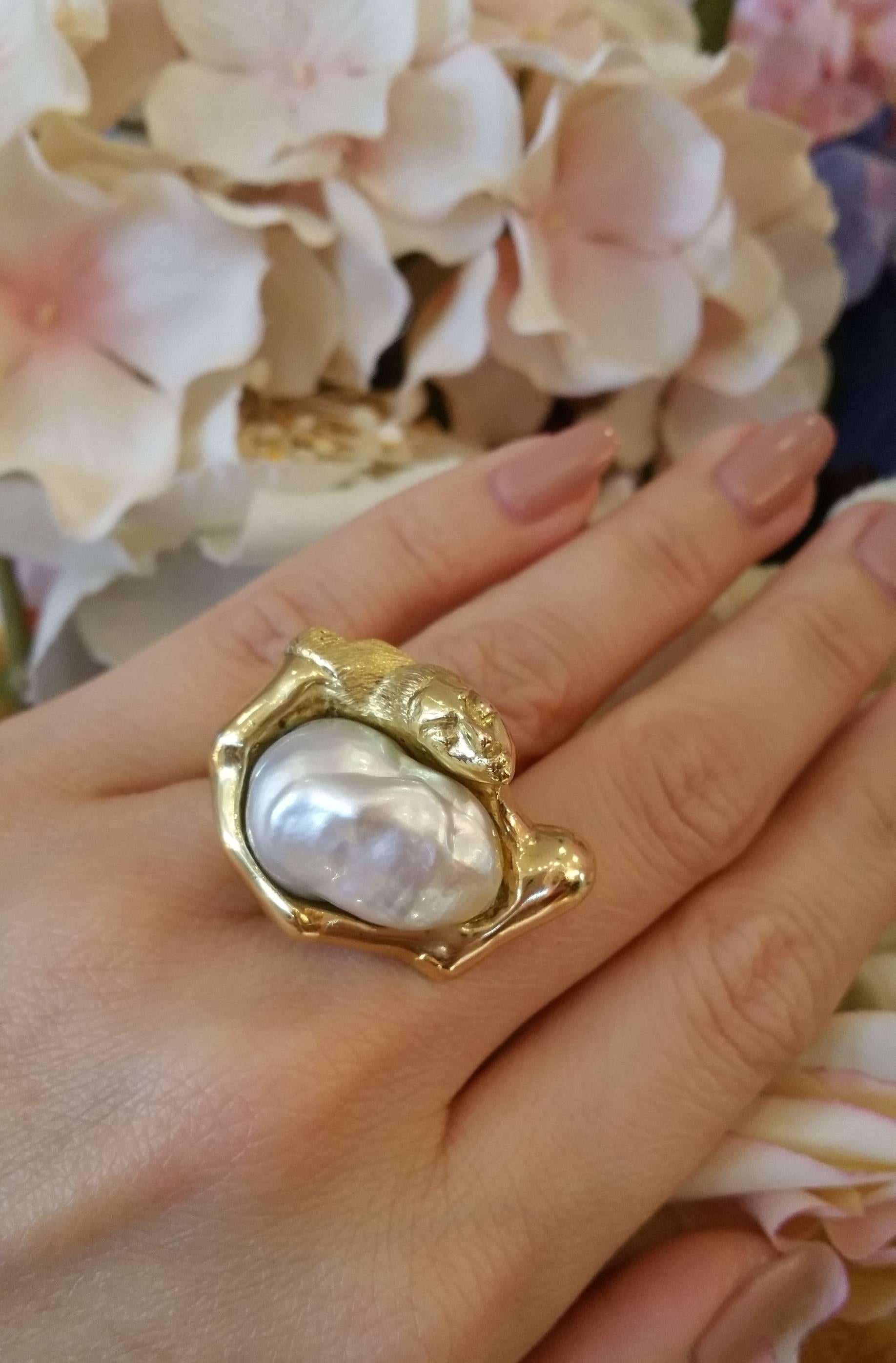 Sculpted Woman Baroque Pearl Gold Ring  For Sale 6